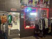 99 CENTS & SMOKE SHOP