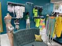 Bizzle's Boutique & Styles