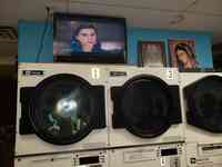 Ana's Laundromat