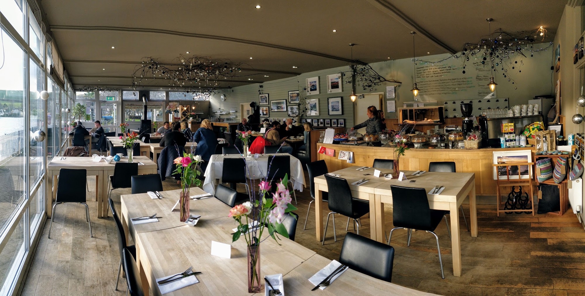 Lakeside Cafe