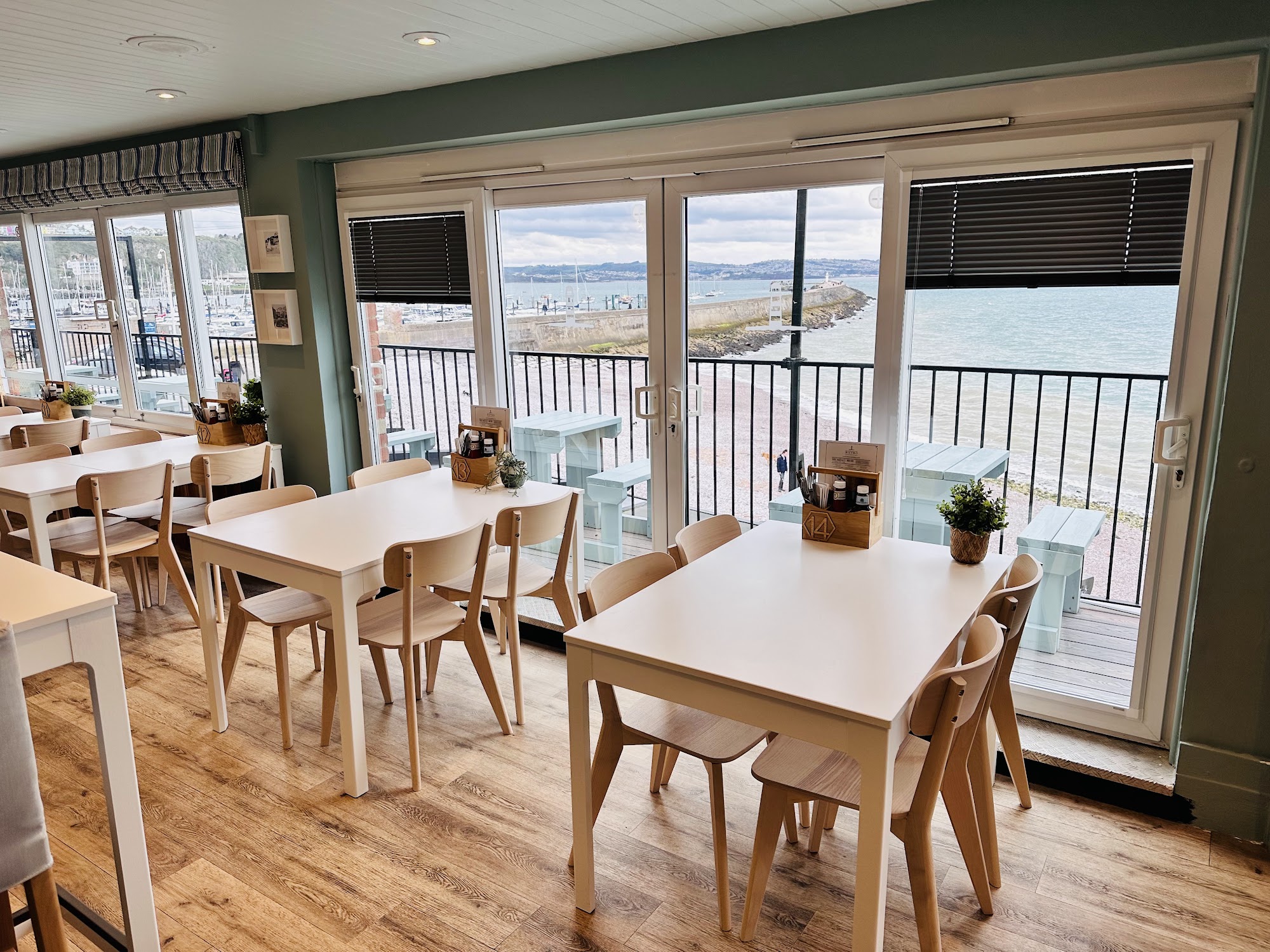 Breakwater Coffee Shop & Bistro