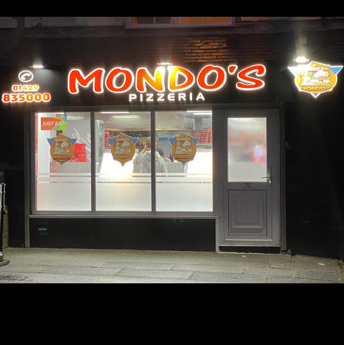 Mondos Pizzeria