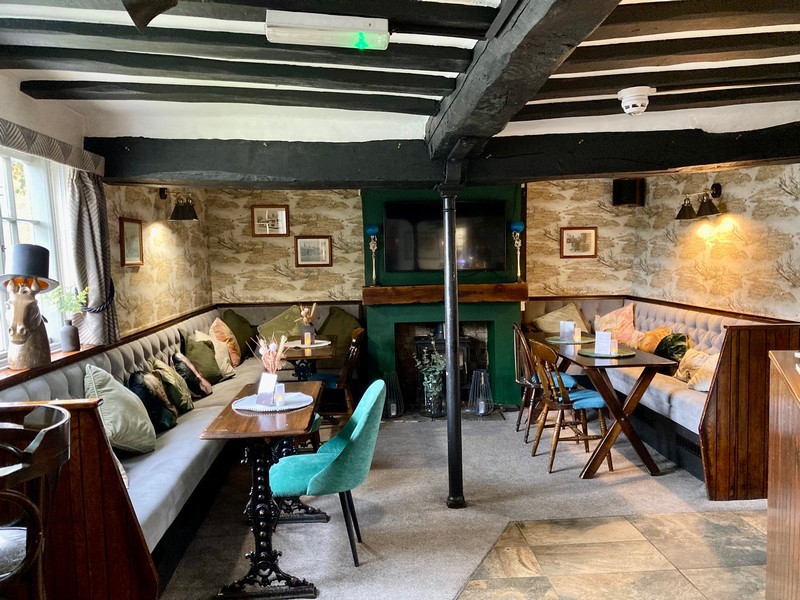 Coach & Horses