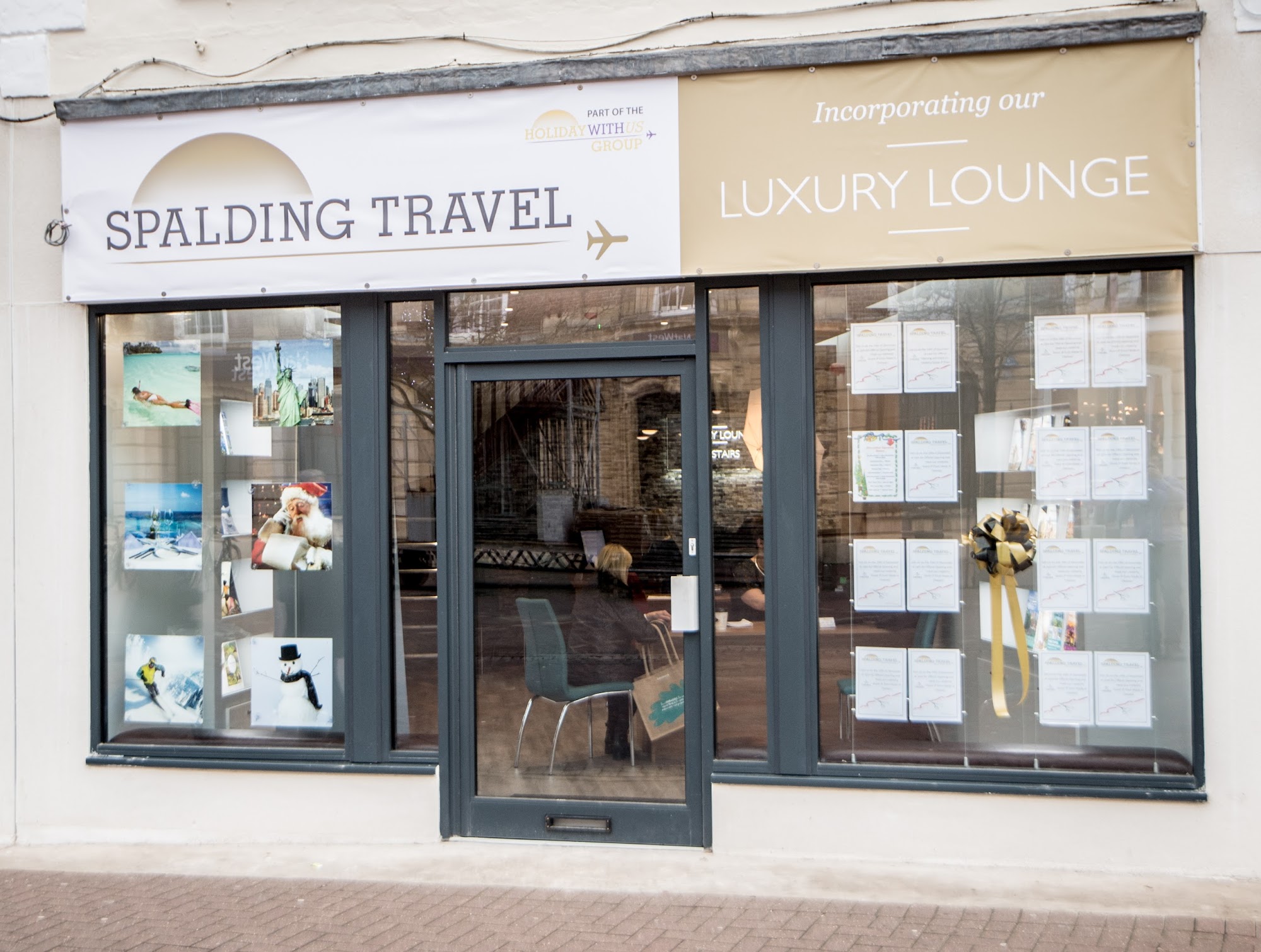 The Luxury Travel Lounge