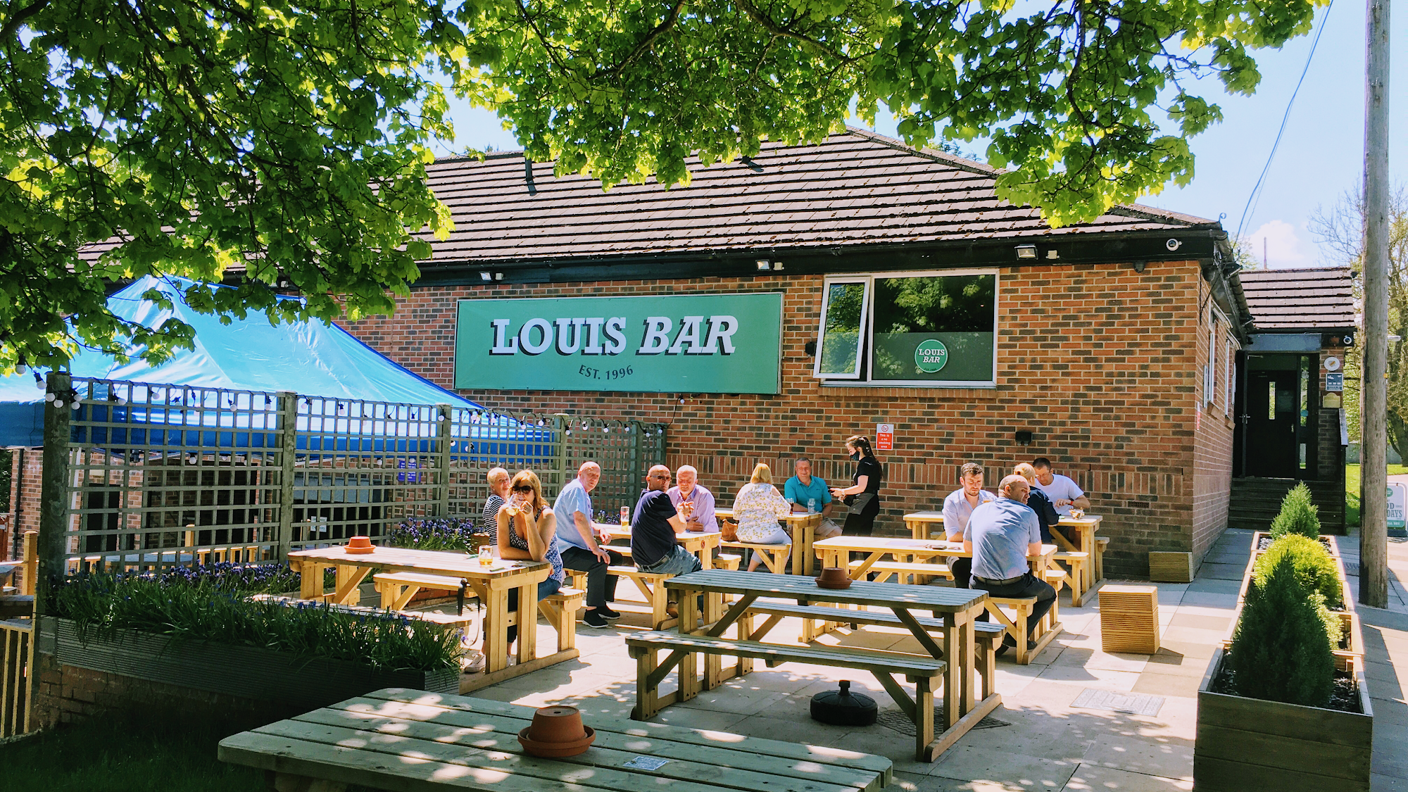 Louis Bar
