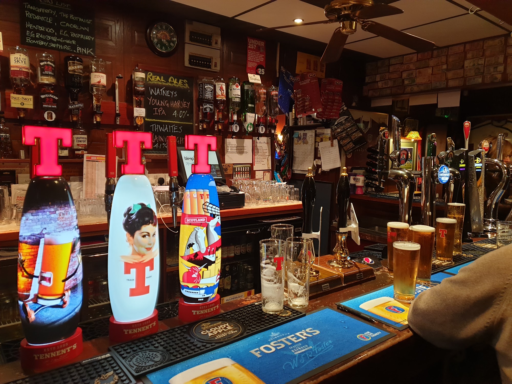 Lochlands Bar