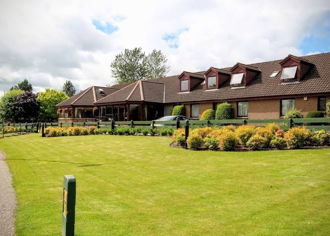 Strathburn Hotel & Restaurant