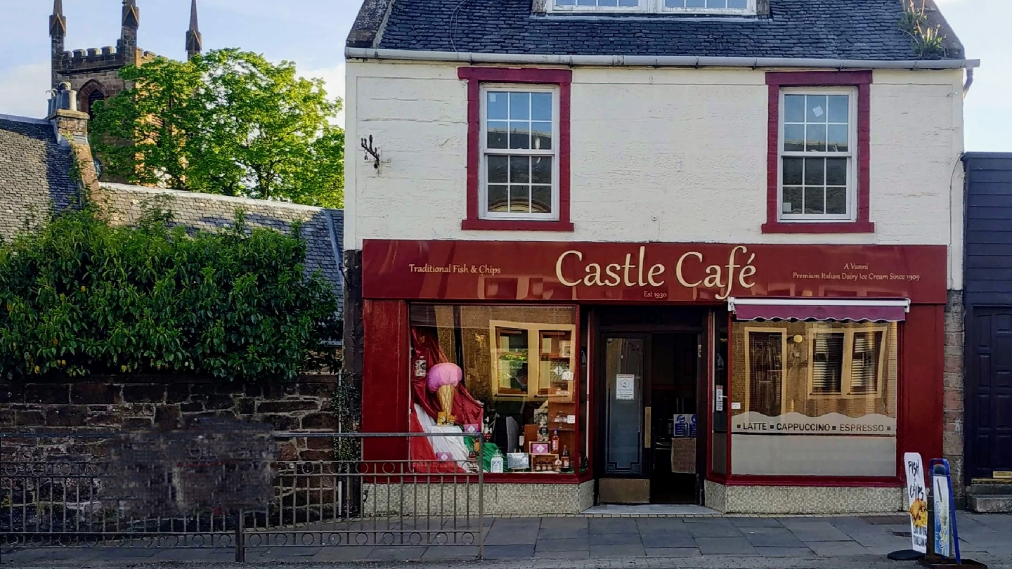Castle Cafe • Traditional Italian • Est 1930