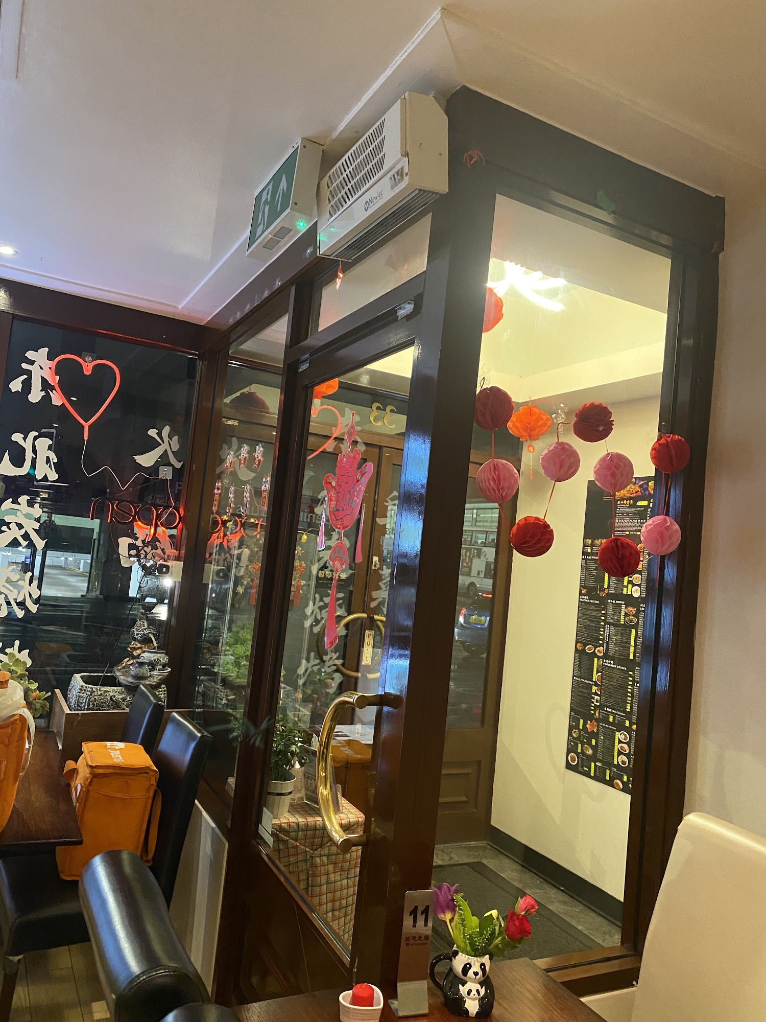 East Meets West Chinese Restaurant / TAKEAWAY