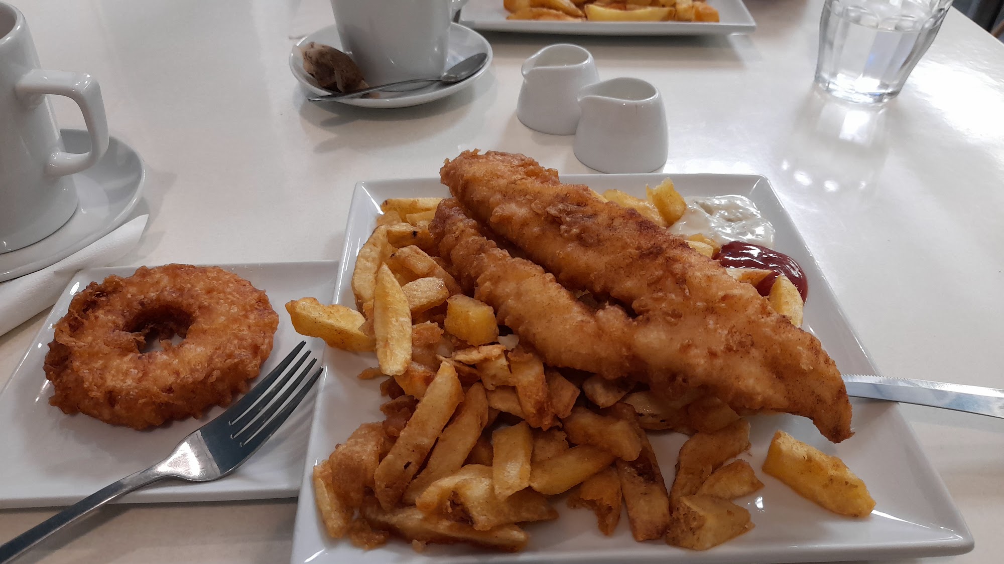 Marinos Fish Bar, (Superdish)