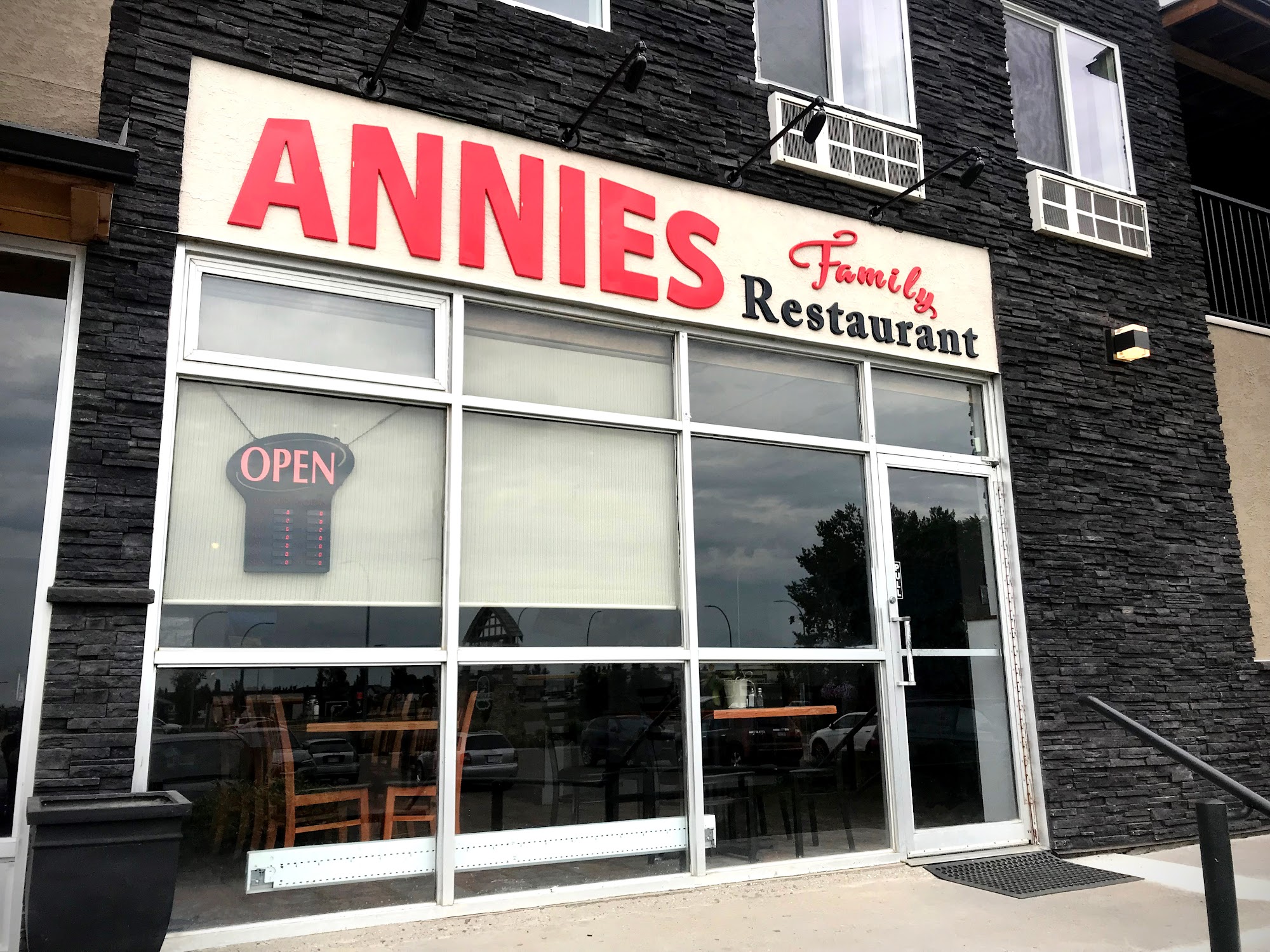 Annie's Restaurant Blackfalds (Chinese & Western)