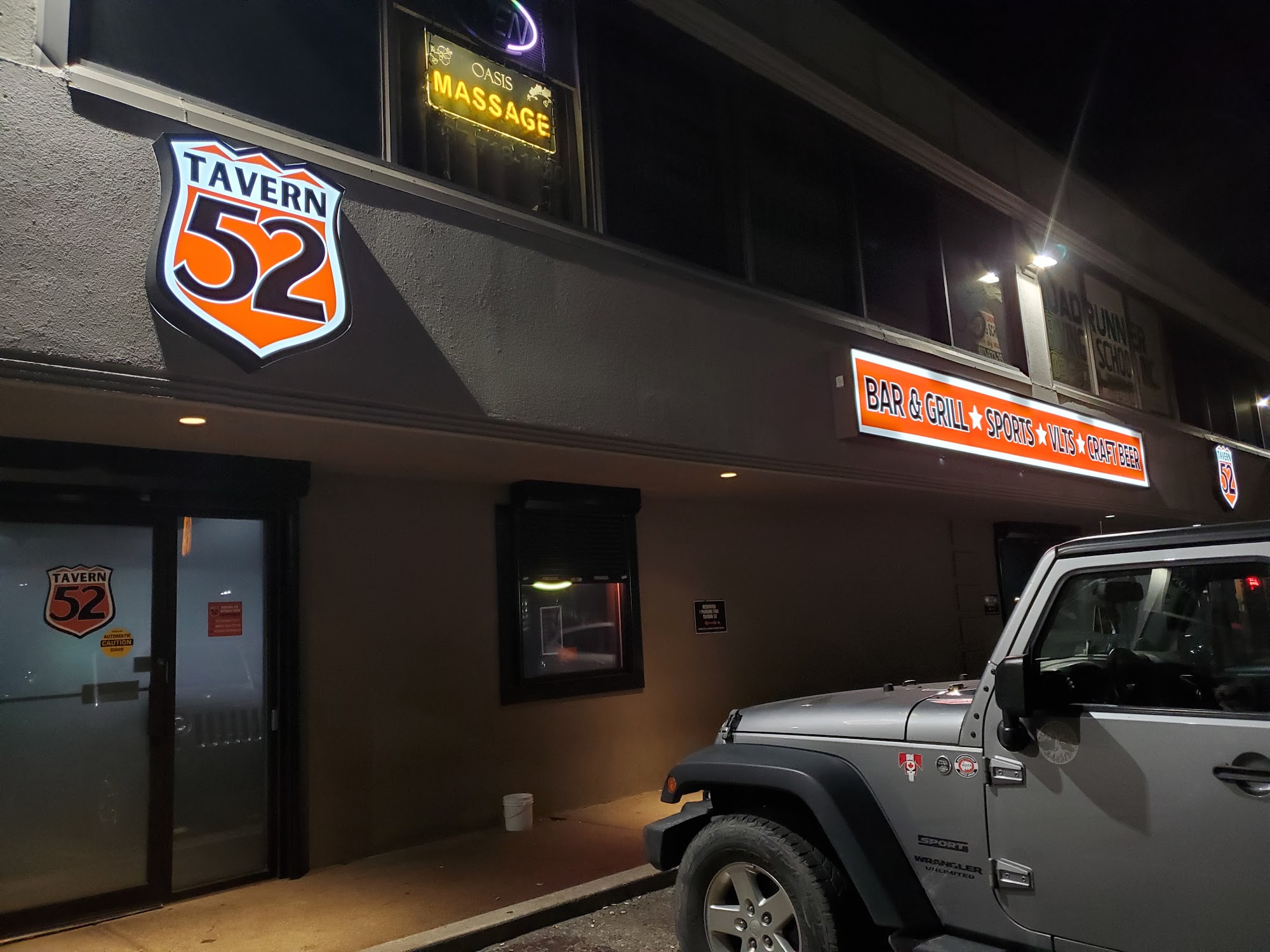 Tavern 52 Bar & Grill