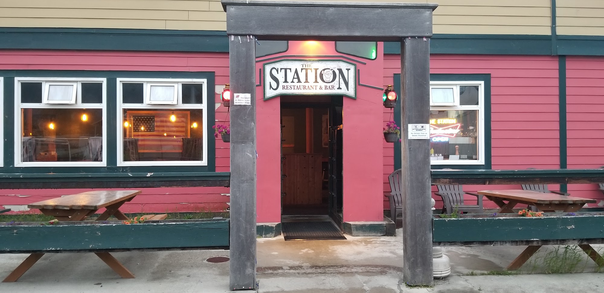The Station Bar & Grill