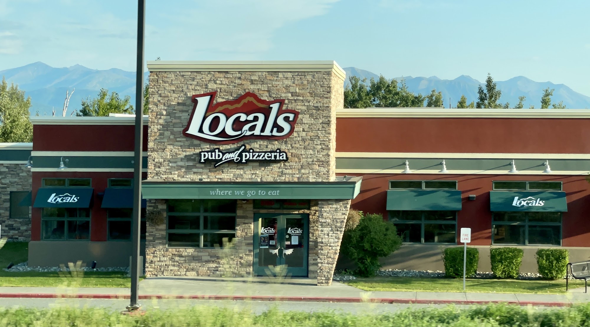 Locals Pub & Pizzeria