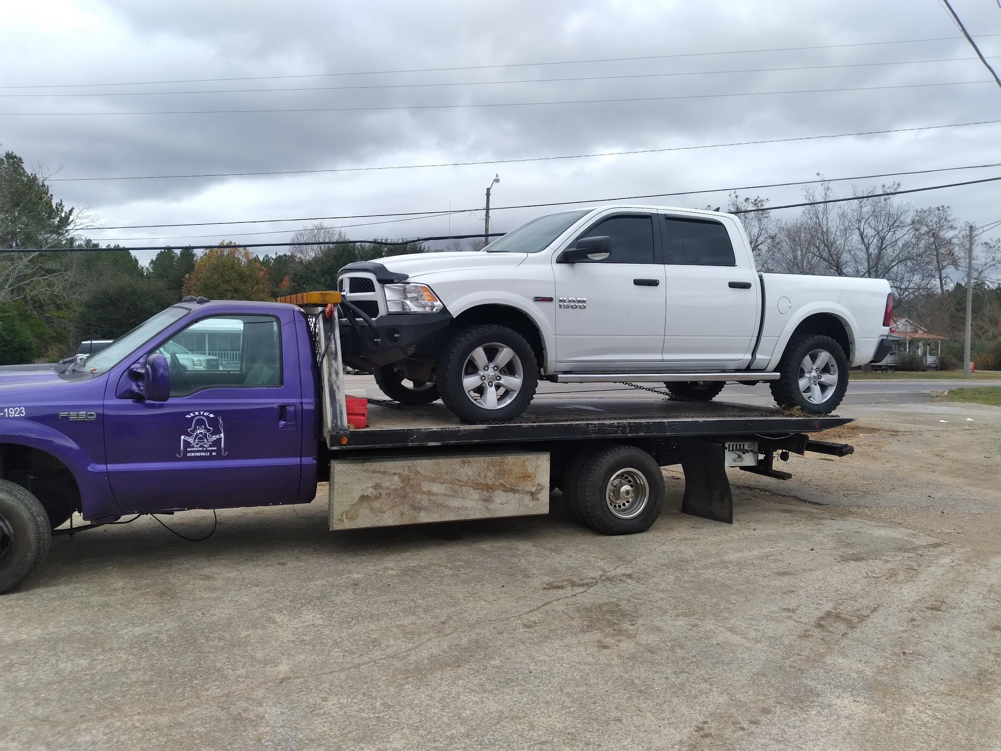 Sexton Automotive and Towing 7571 US-82 East, Centreville Alabama 35042