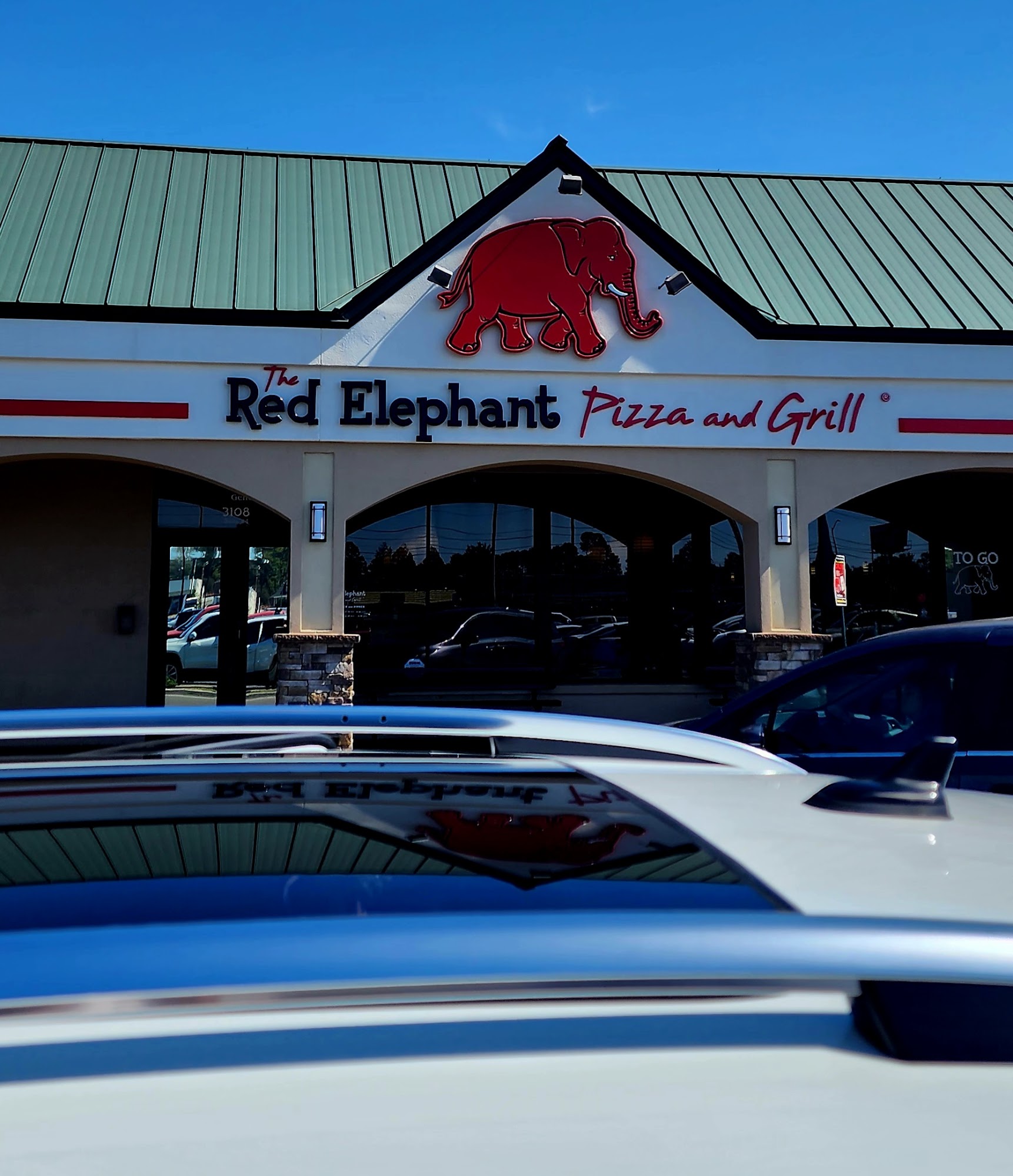 Red Elephant Pizza & Grill