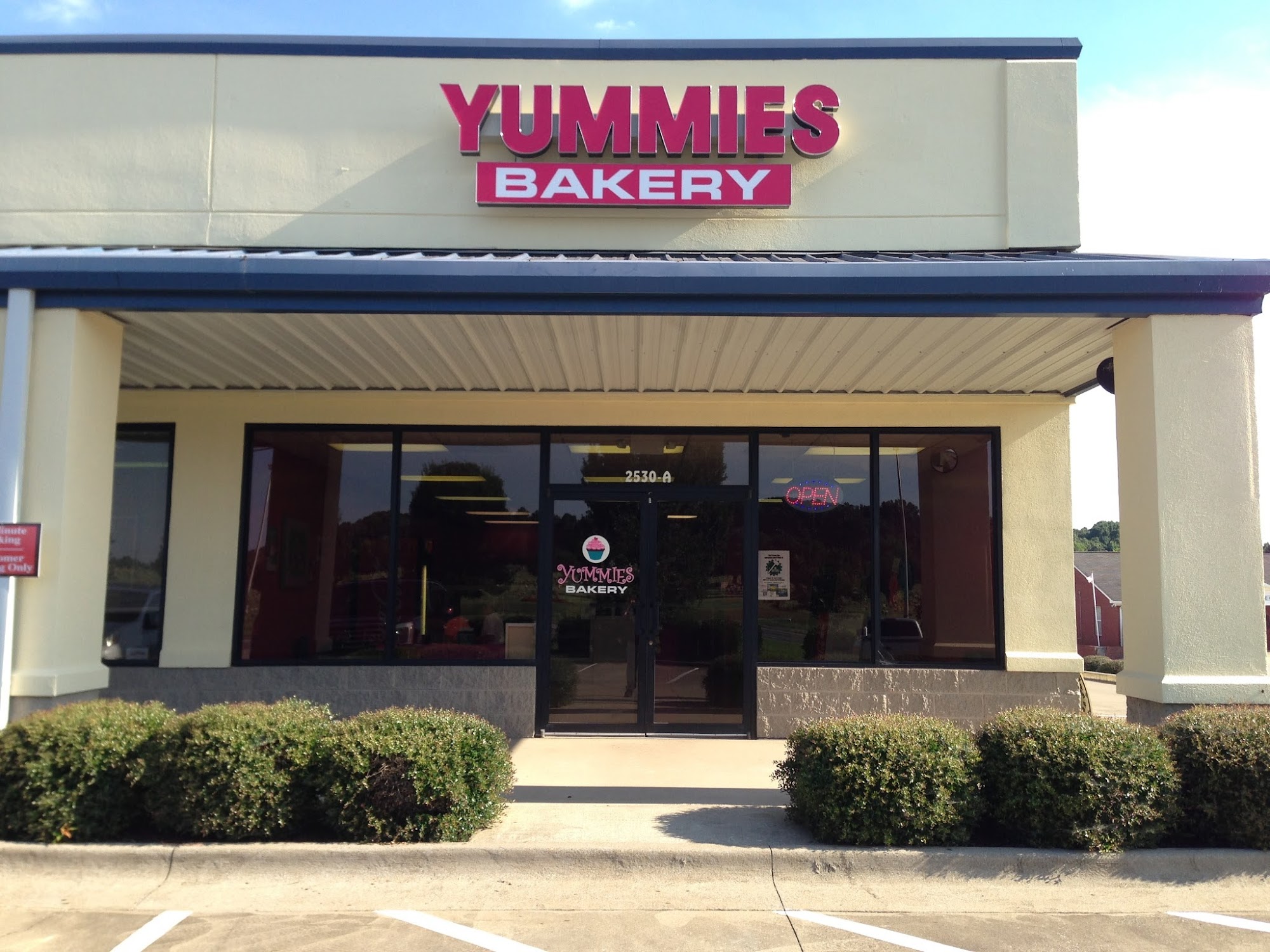 Yummies Bakery & Deli