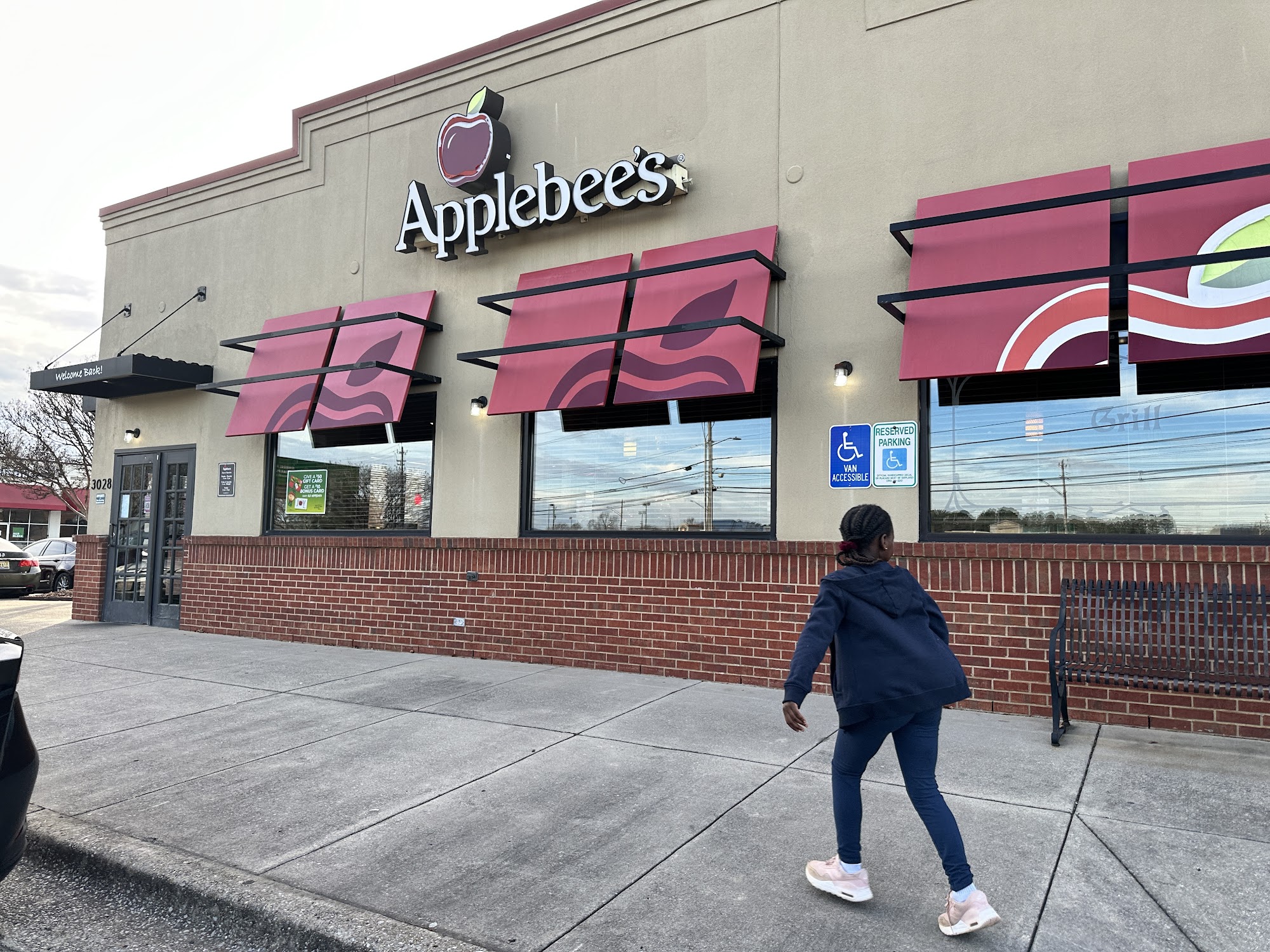 Applebee's Grill + Bar