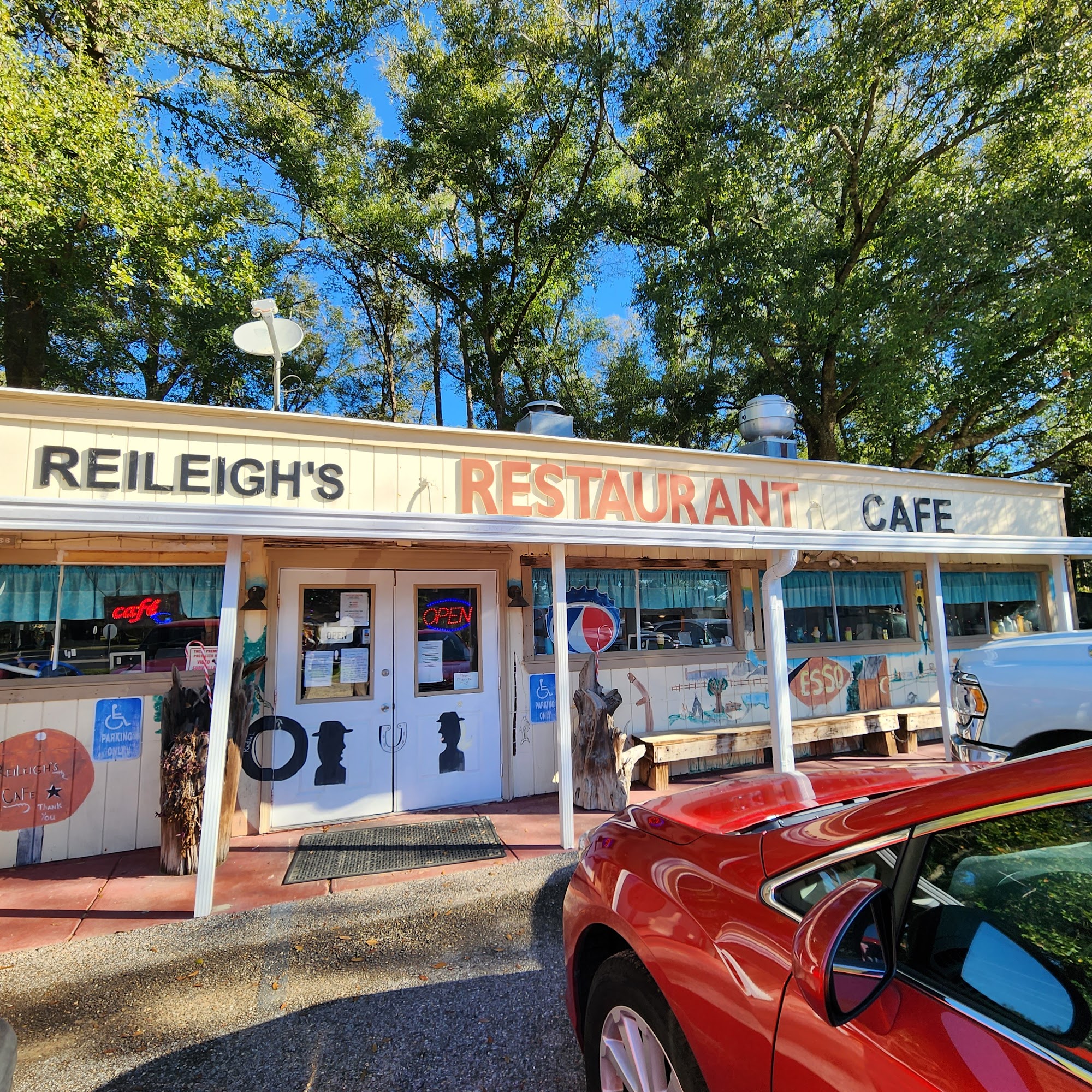 R'Reileigh's Daybreak Cafe'