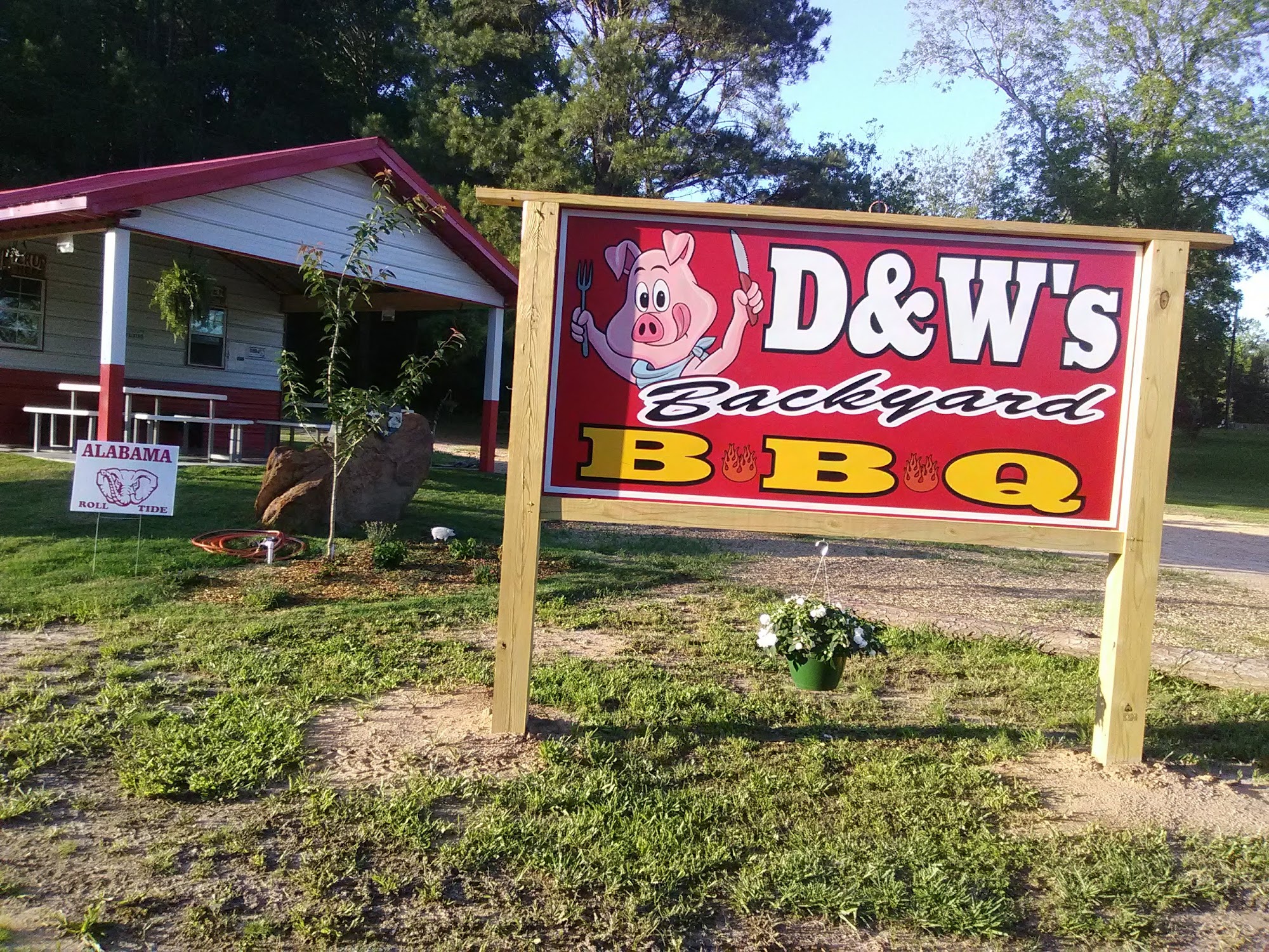 D&W's Backyard BBQ