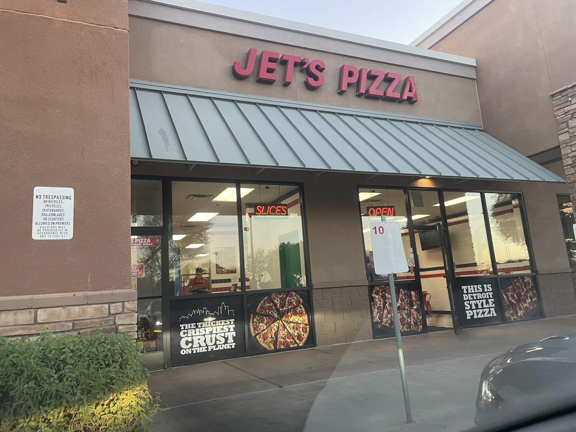 Jet's Pizza