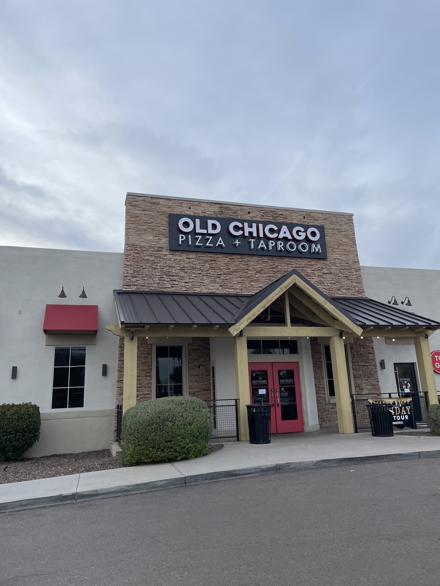 Old Chicago Pizza + Taproom