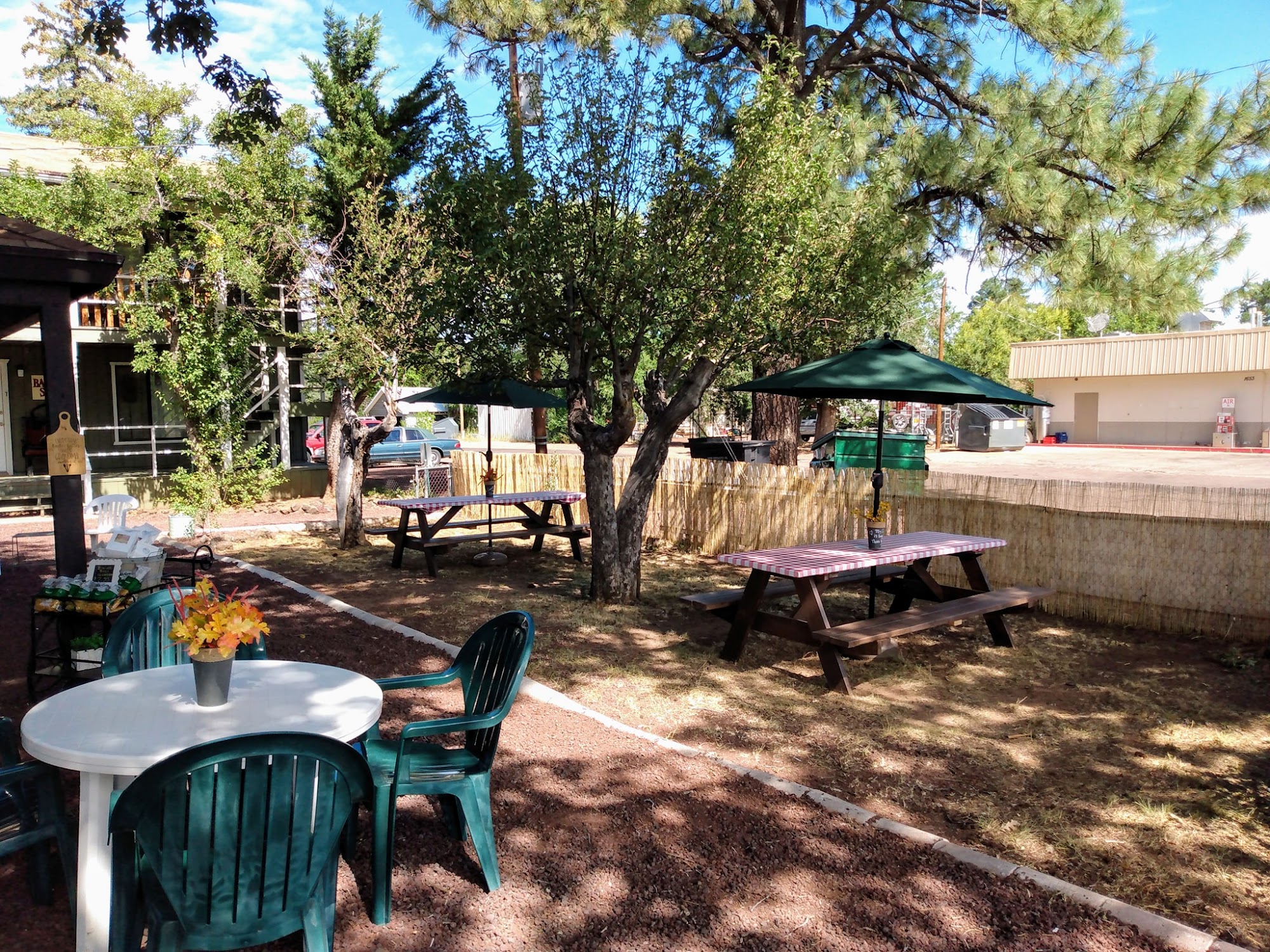 Italian Lady Of Pinetop Cannoli Shack & Kitchen