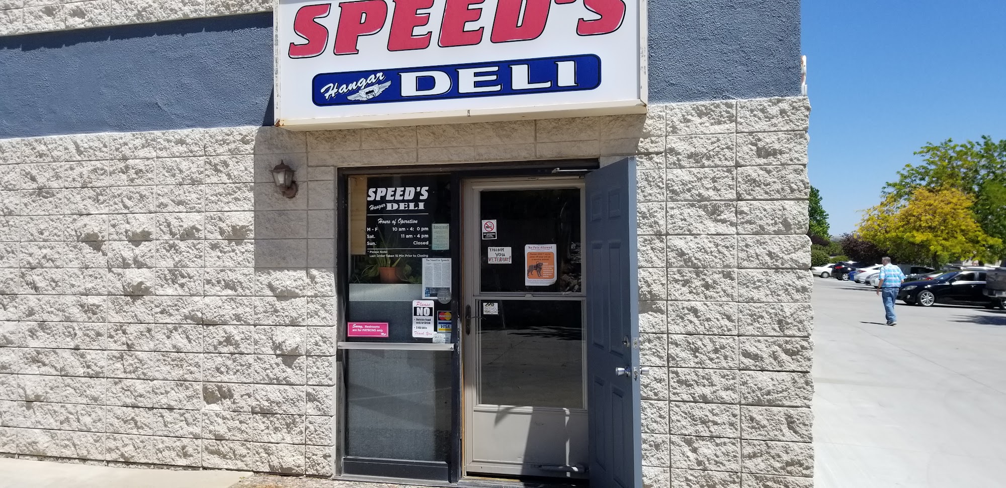 Speed's Hangar Deli