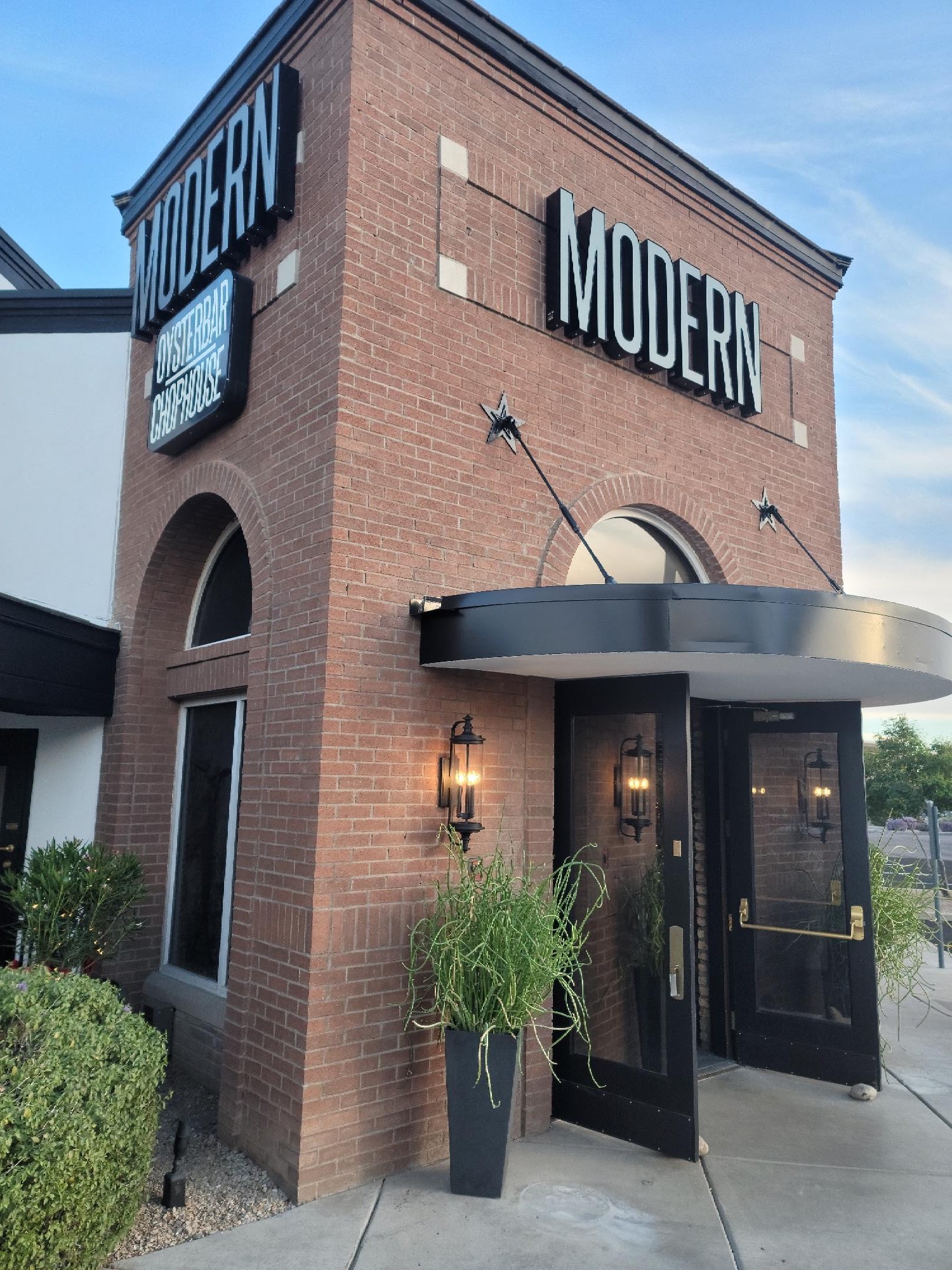 MODERN Oyster Bar Chophouse