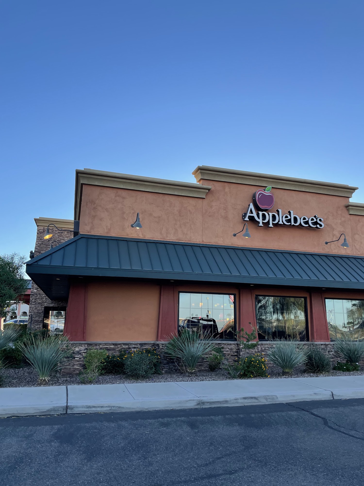 Applebee's Grill + Bar