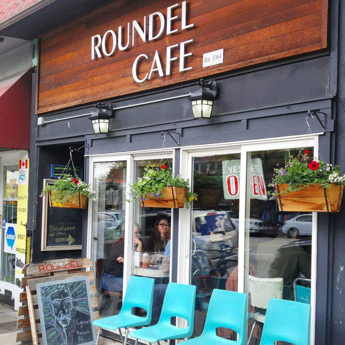 Roundel Café