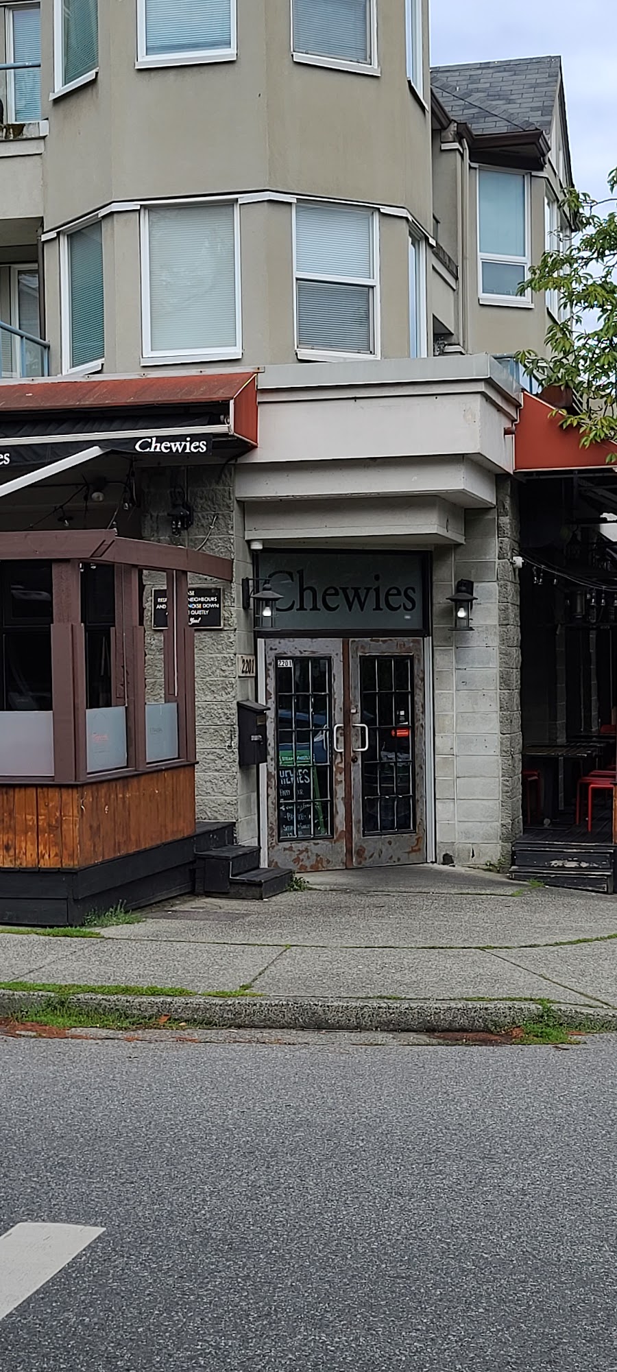 Chewies Smoke & Oyster Bar Kitsilano