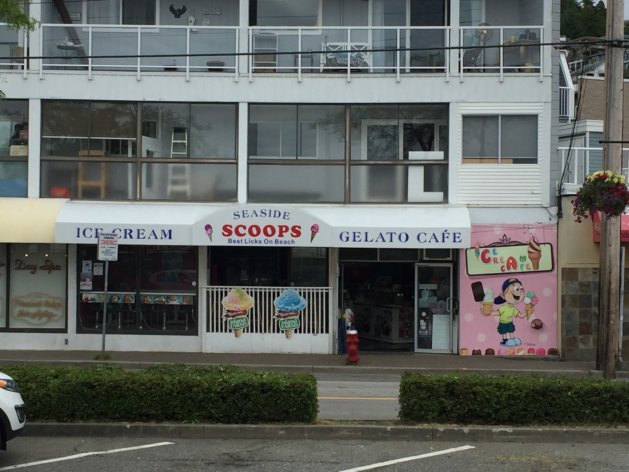 Seaside Scoops