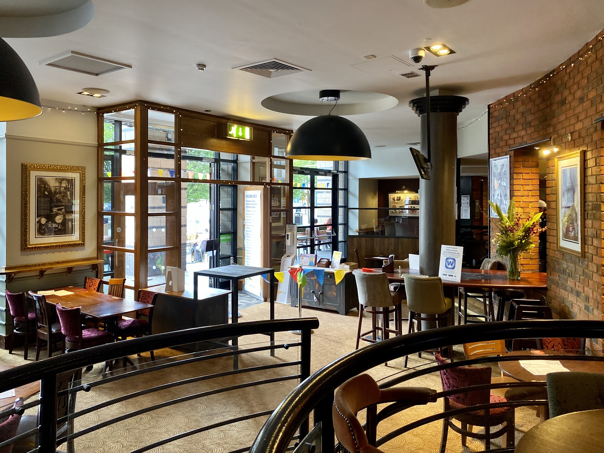 The White House - JD Wetherspoon 1 Bridge St, Luton