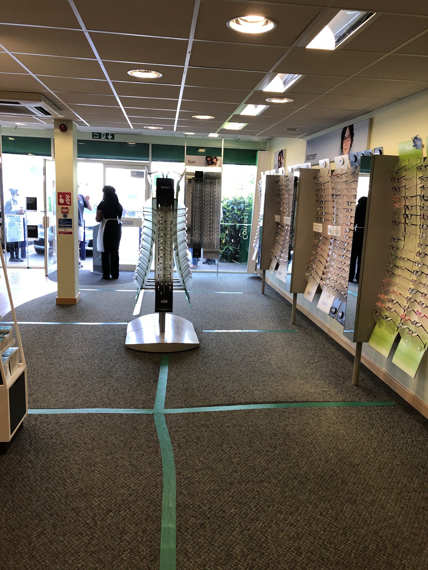 Specsavers Opticians and Audiologists - Lower Earley