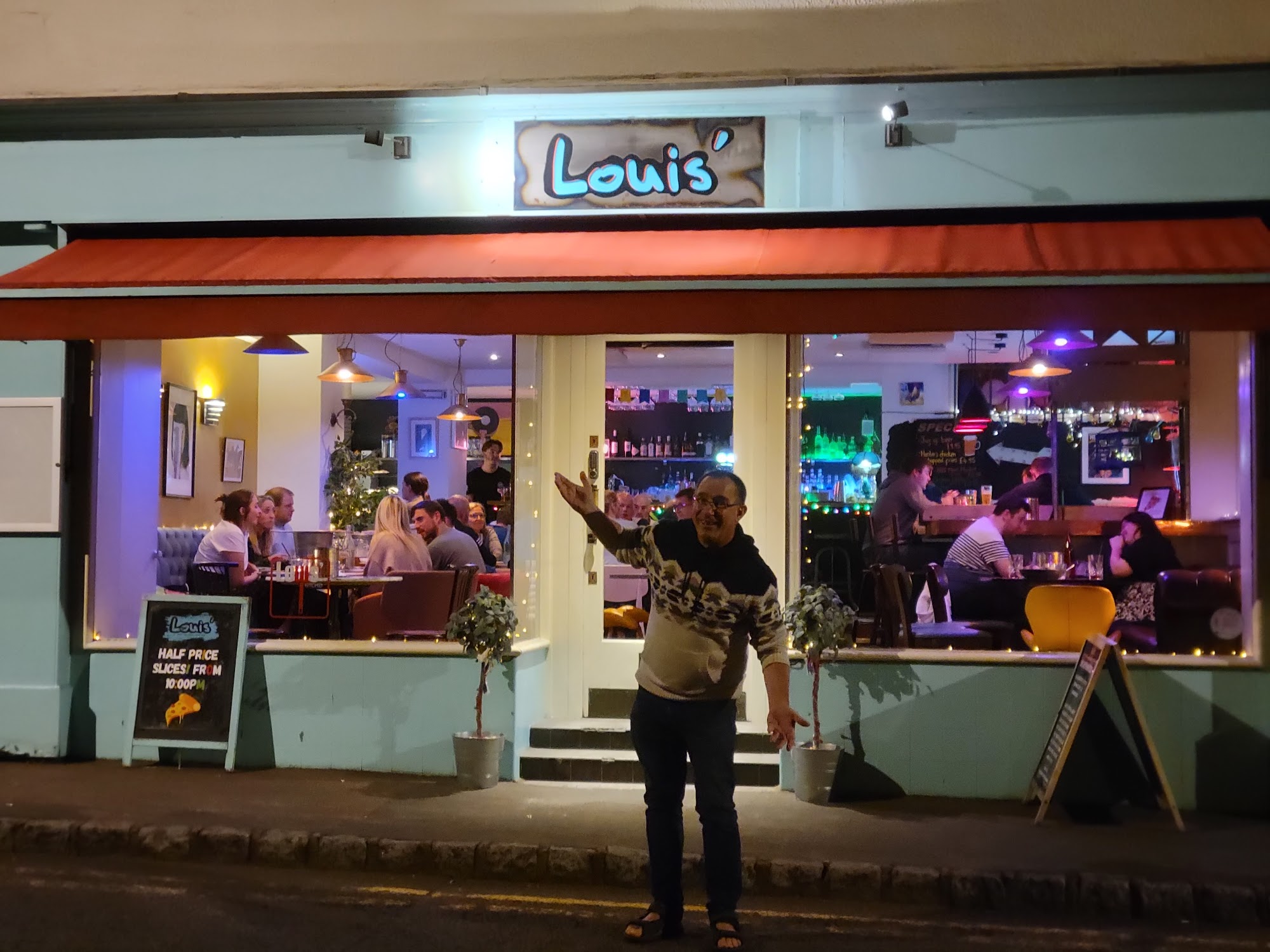 Louis' 53-54 Nelson St, Buckingham