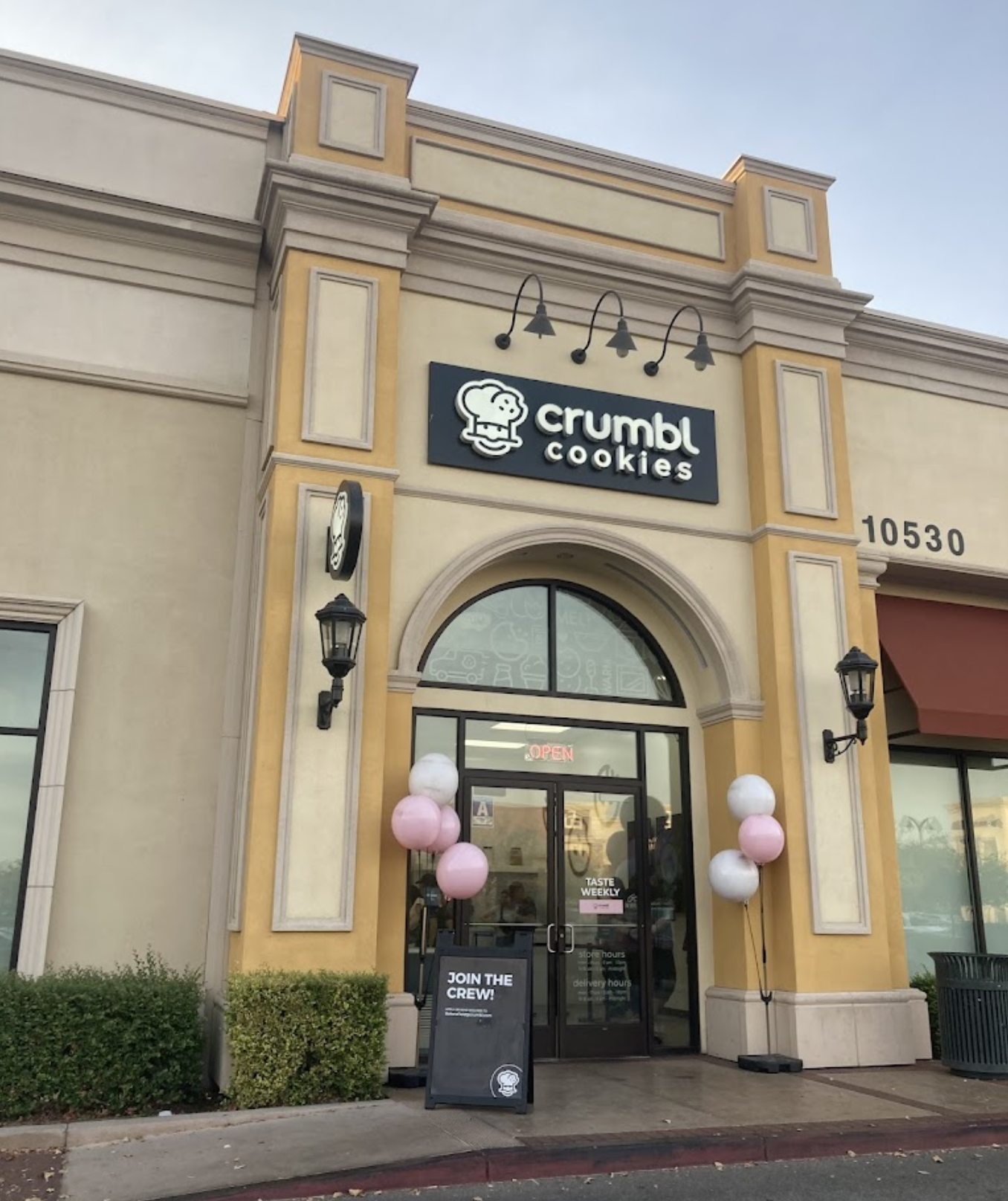 Crumbl Cookies - Bakersfield