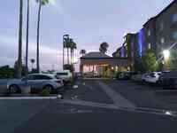 Holiday Inn Express Bakersfield, an IHG Hotel