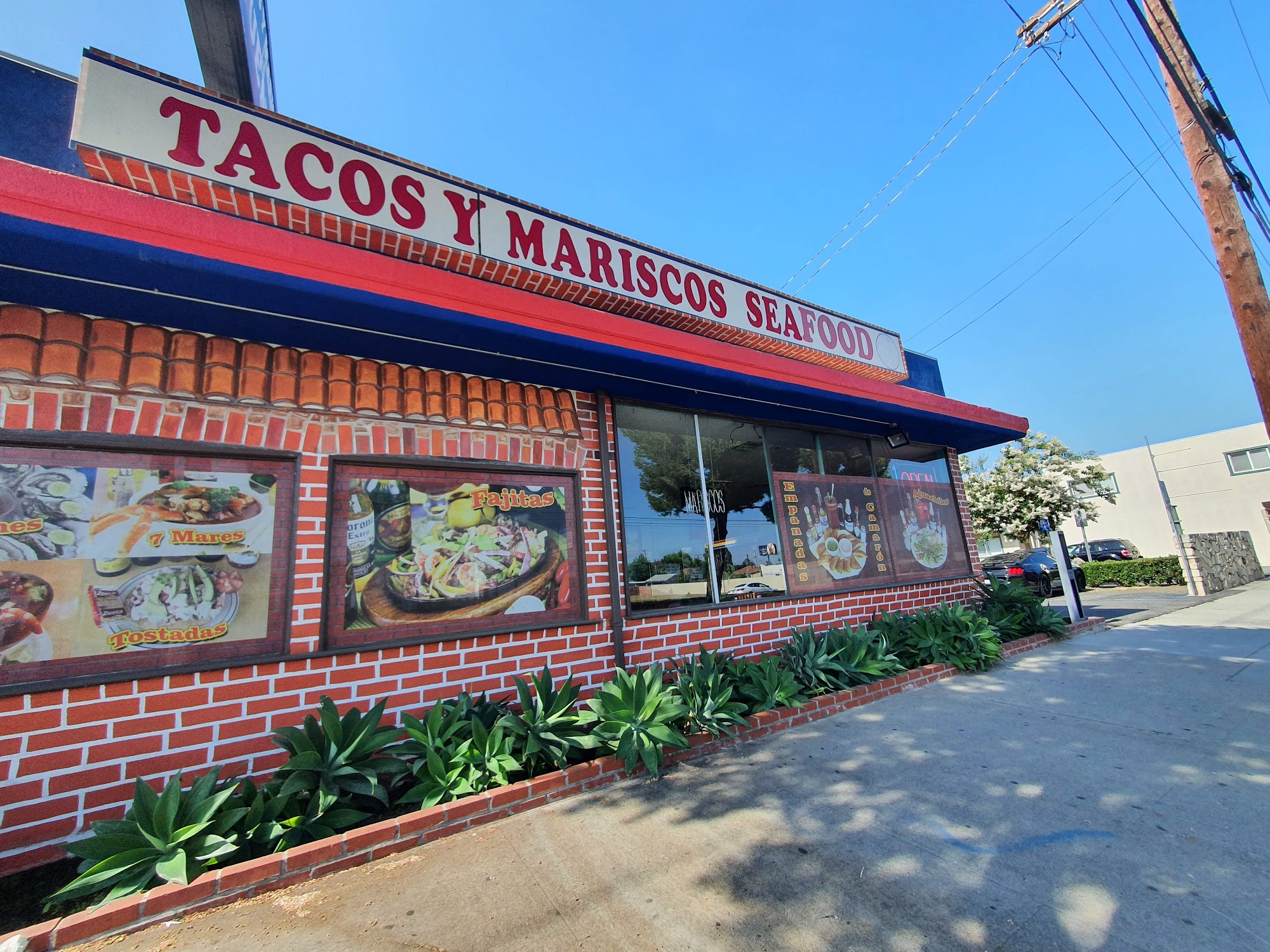 Tacos Y Mariscos La Fuente