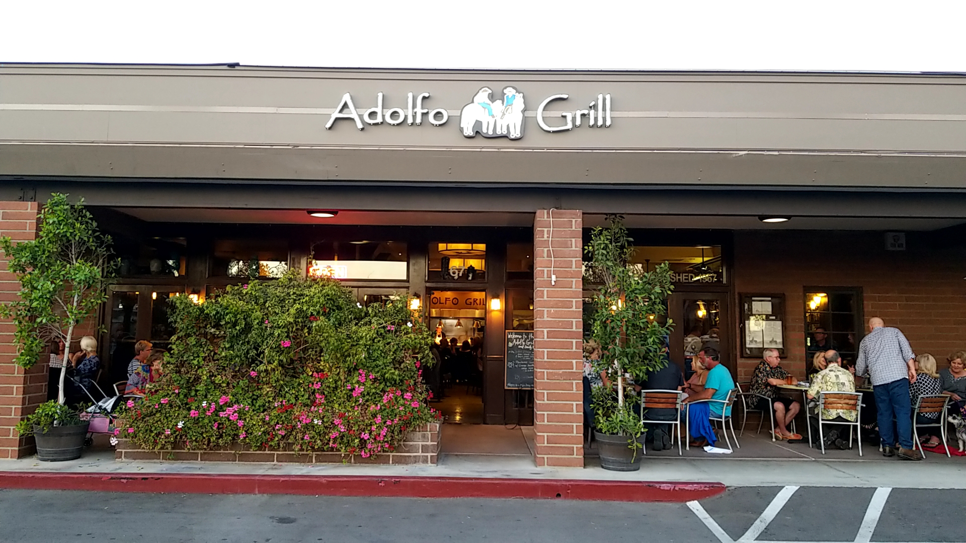 Adolfo Grill & Daily Bar