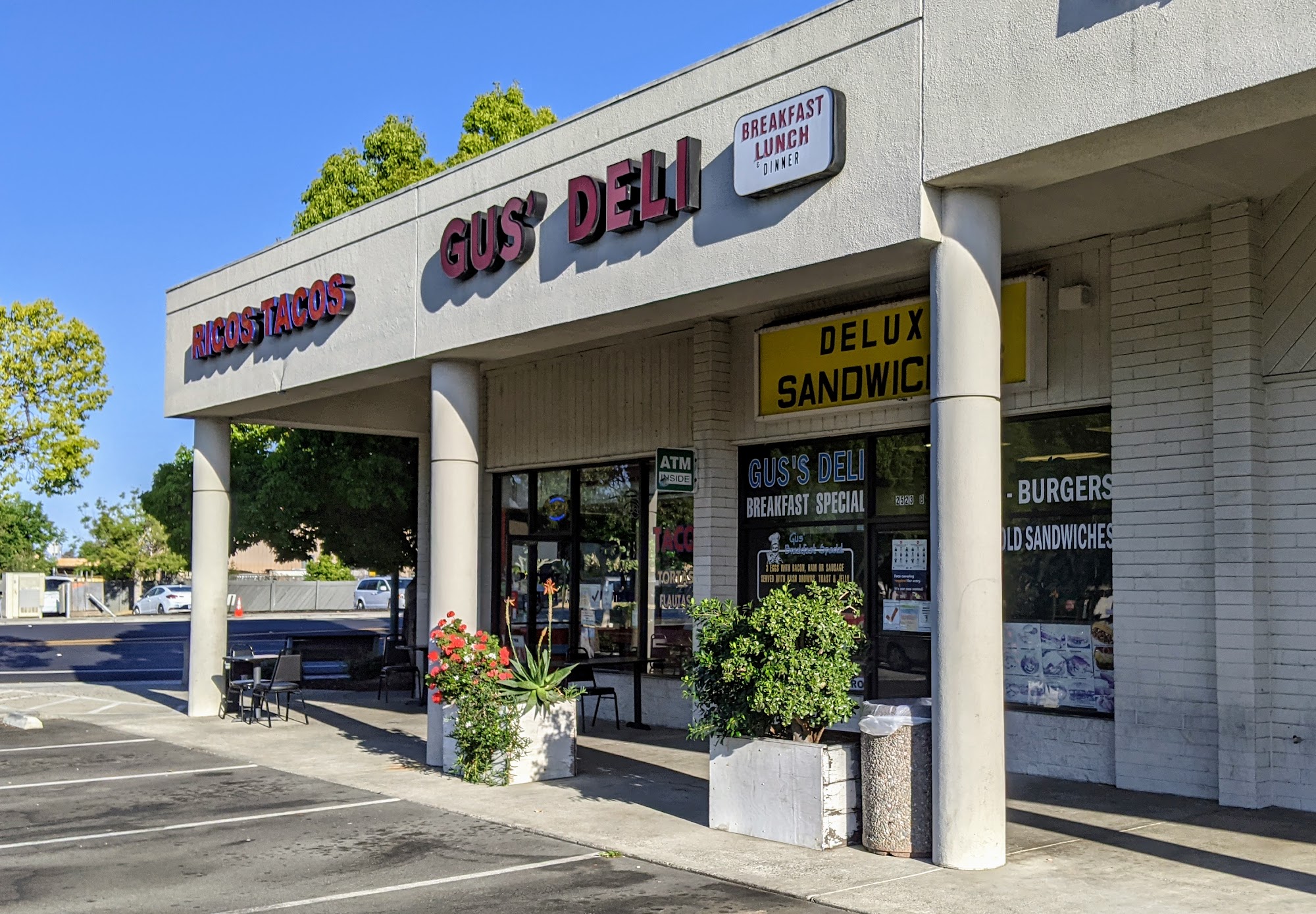 Gus' Deli