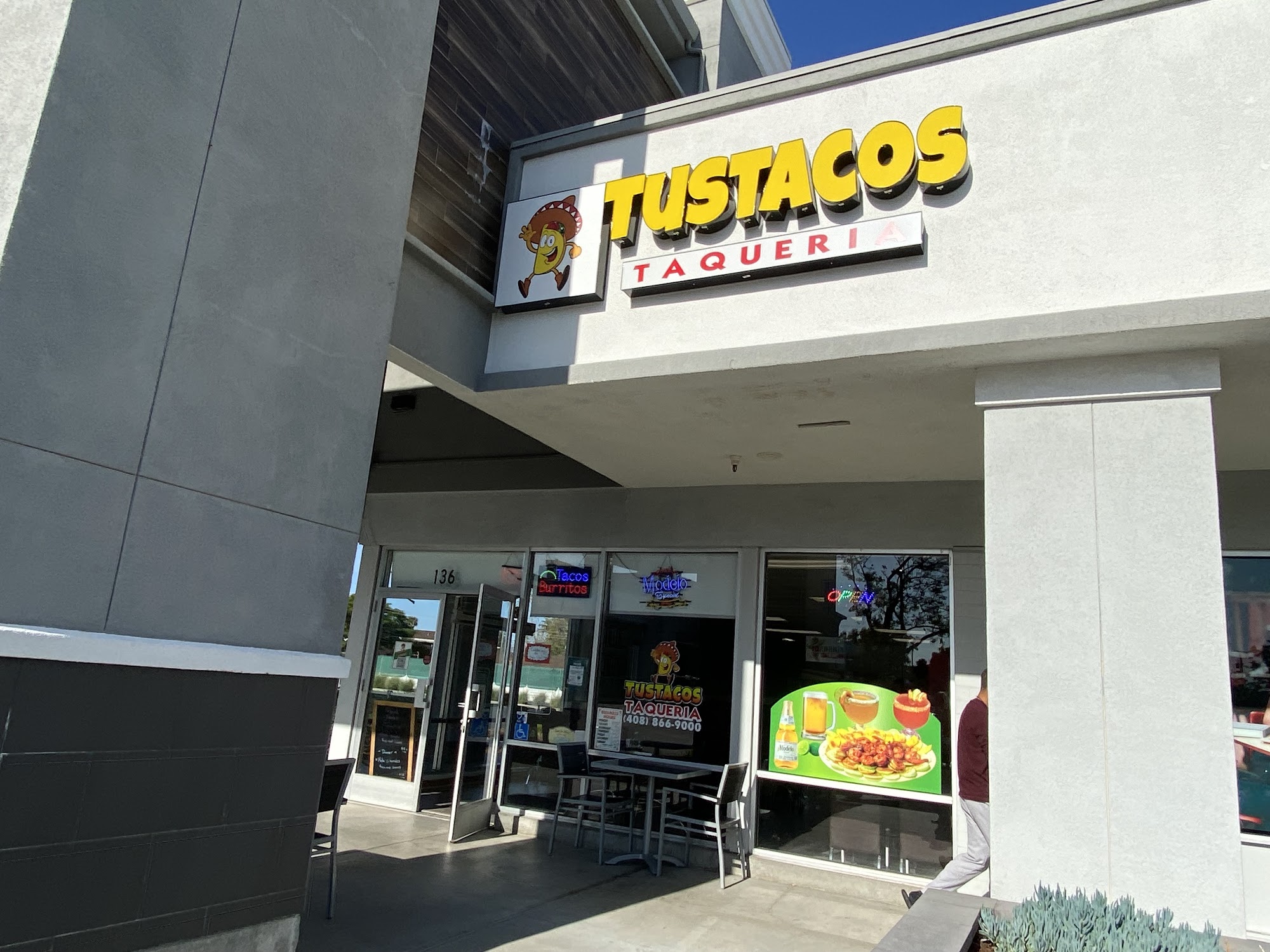 Tustacos Taqueria