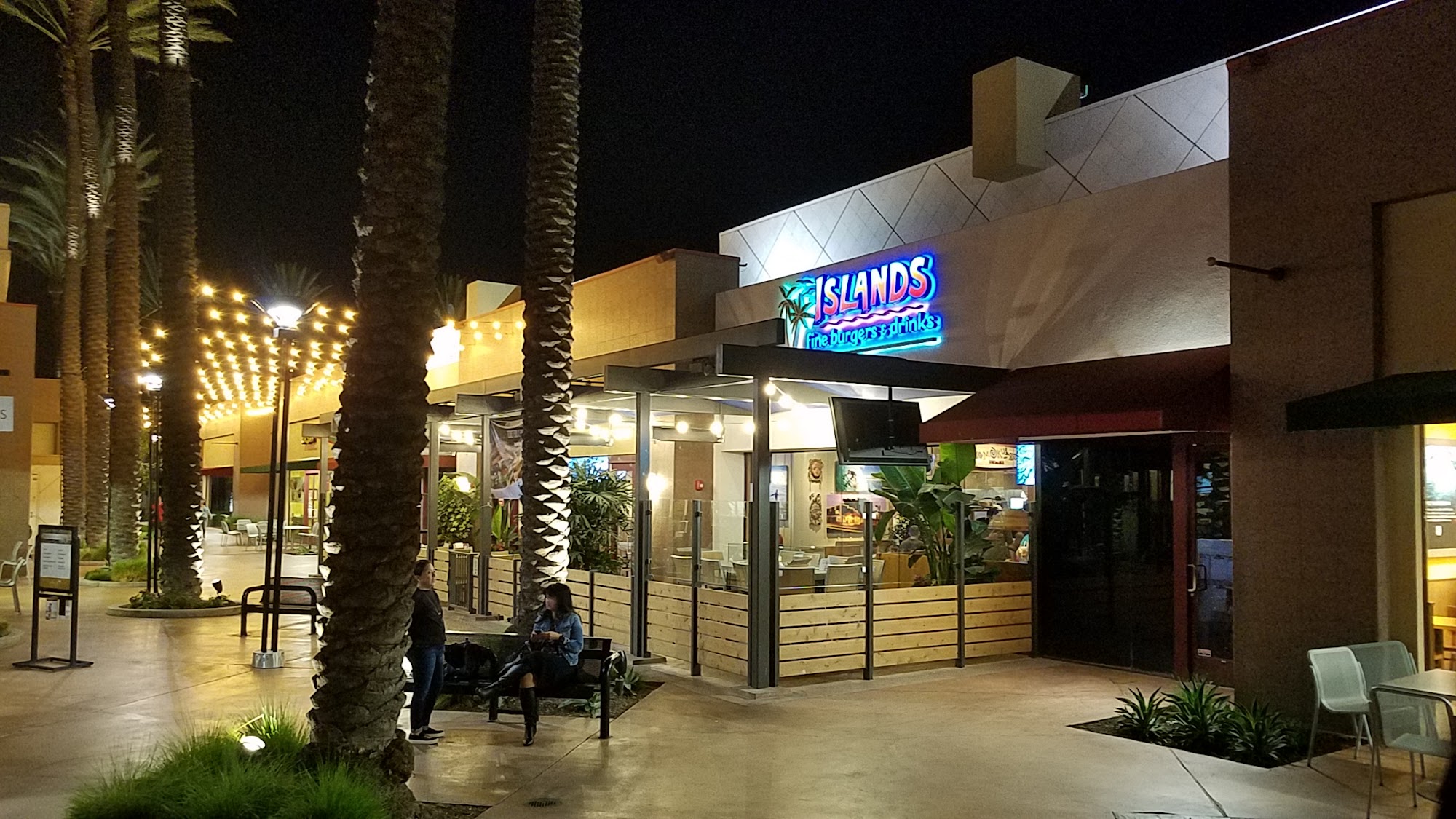 Islands Restaurant Cerritos