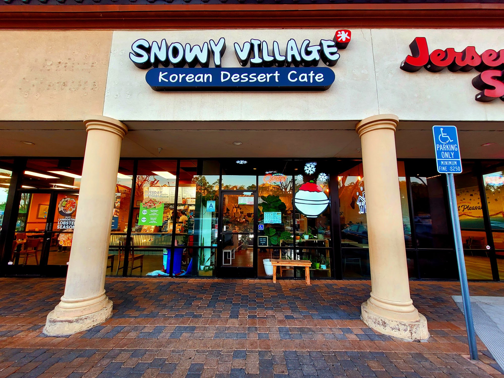 Snowy Village Korean Dessert Cafe