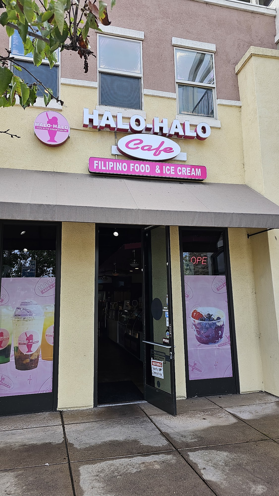 Halo Halo Cafe