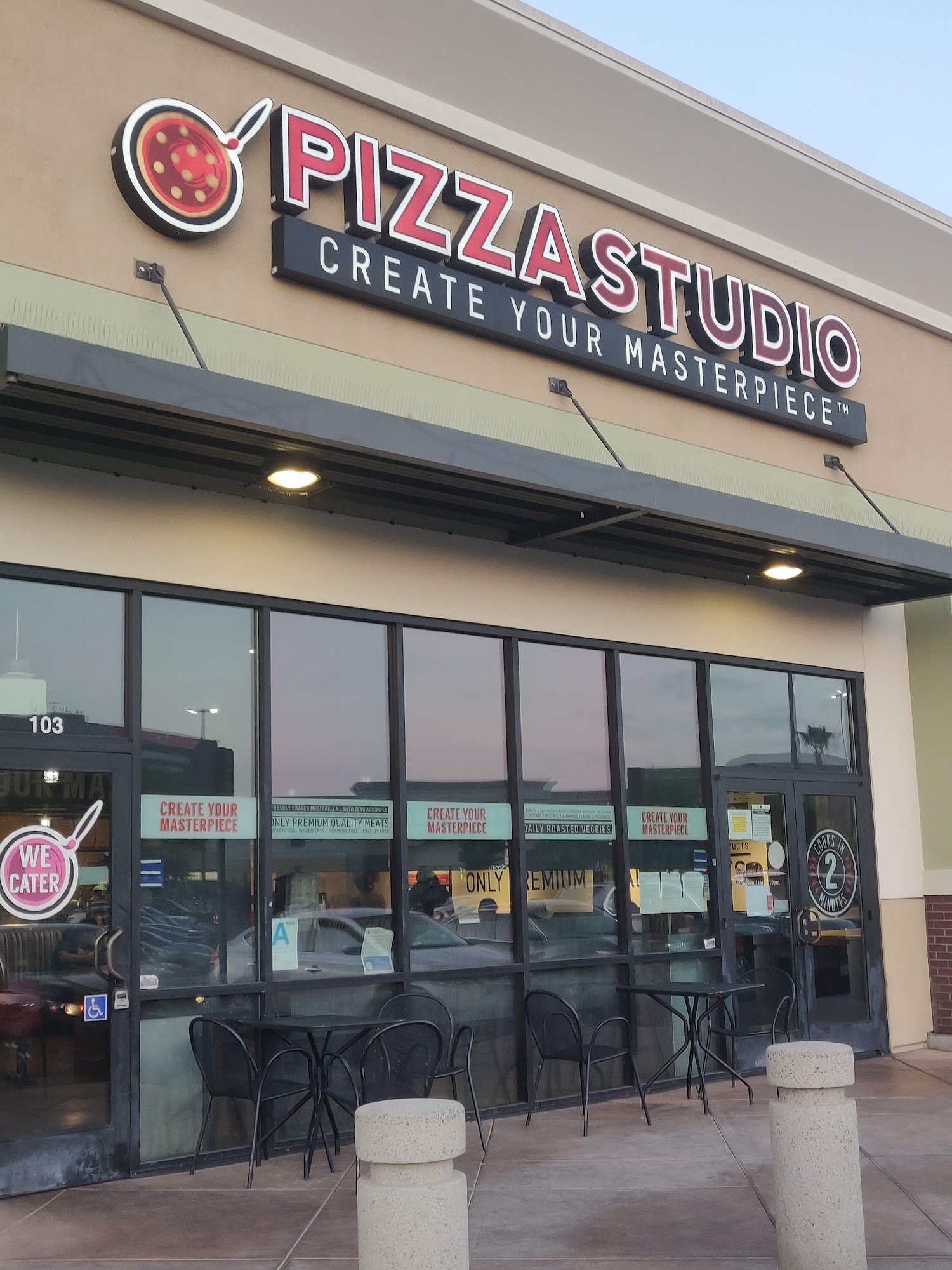 Pizza Studio