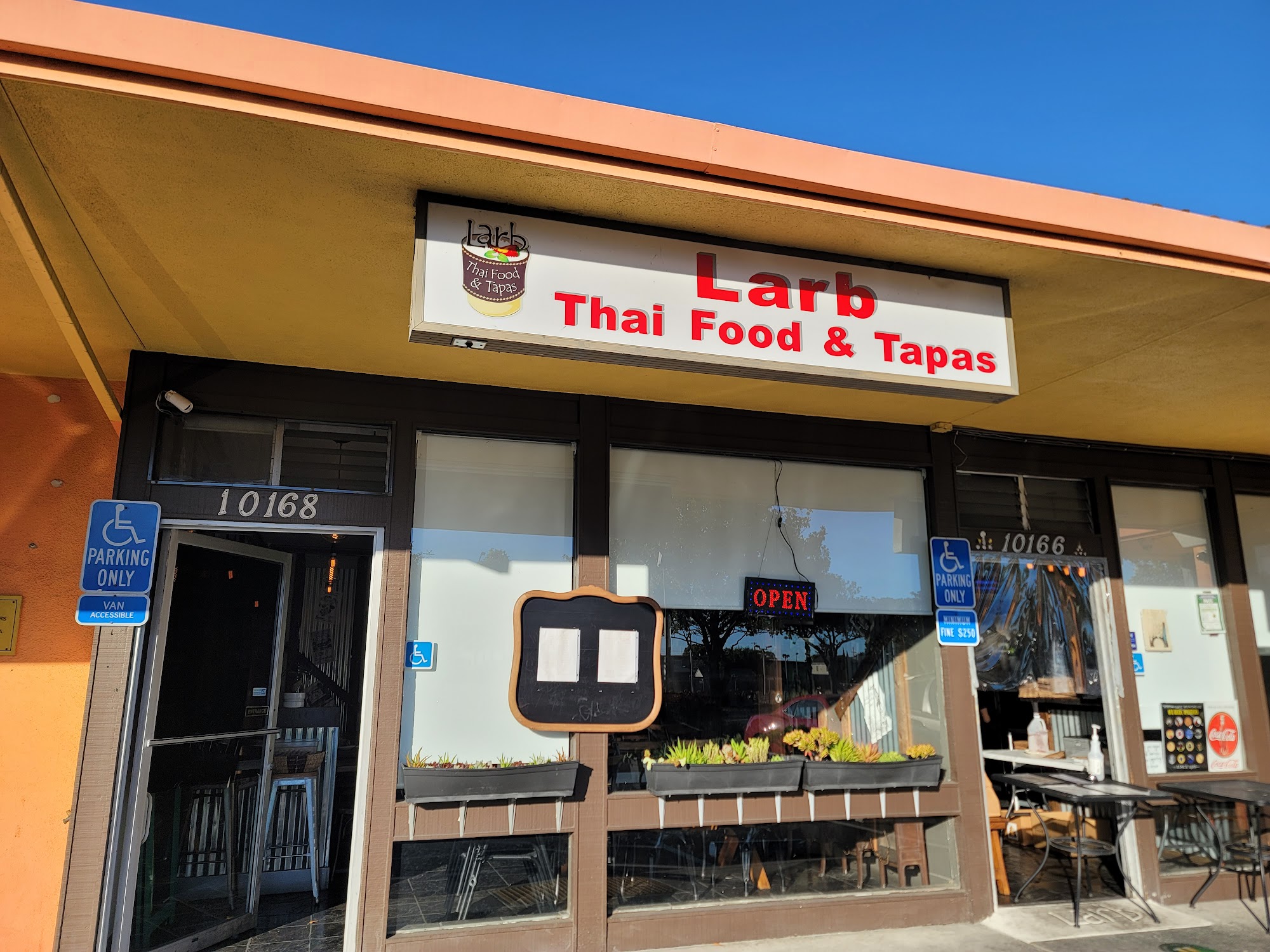 Larb Thai Food & Tapas