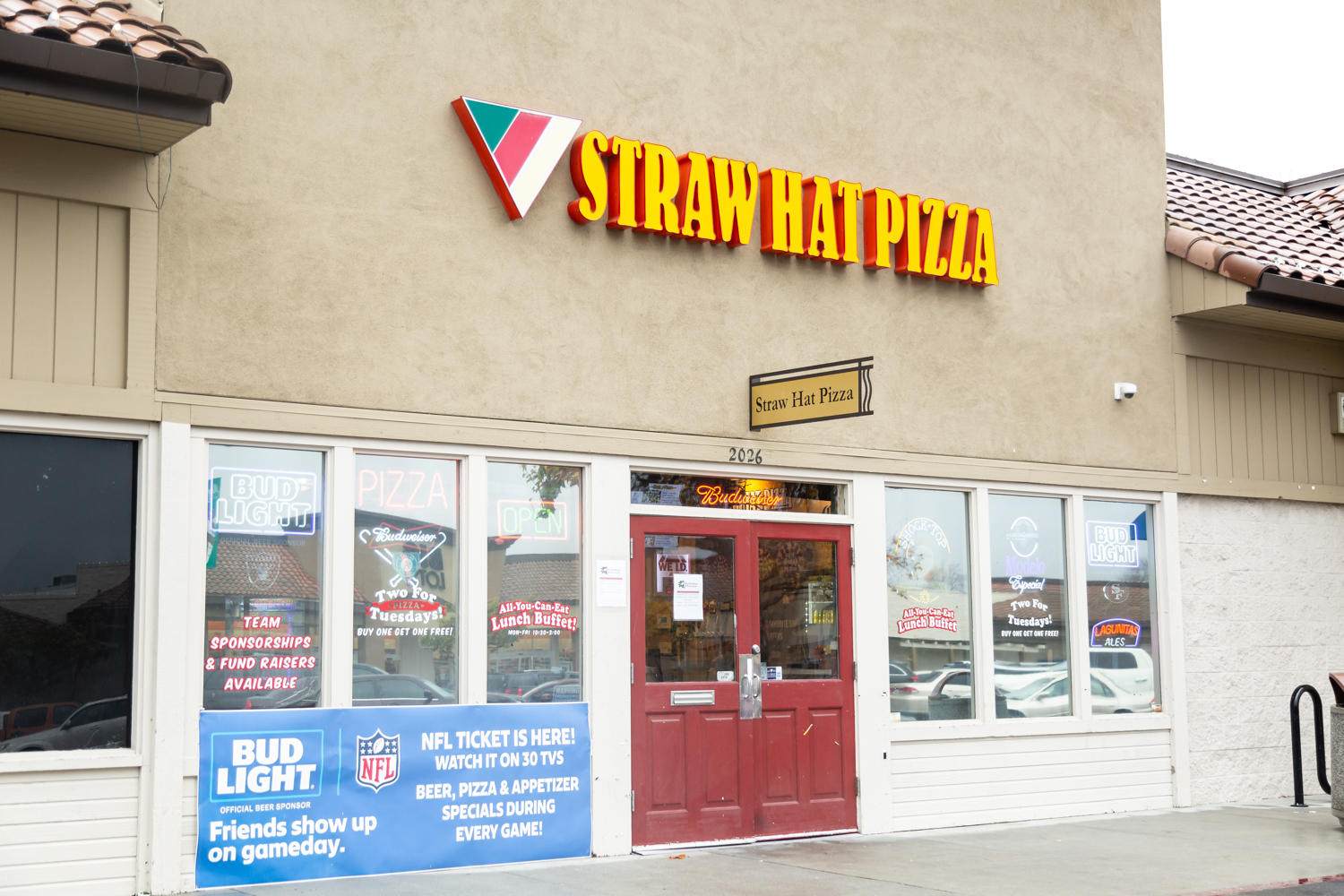 Straw Hat Pizza