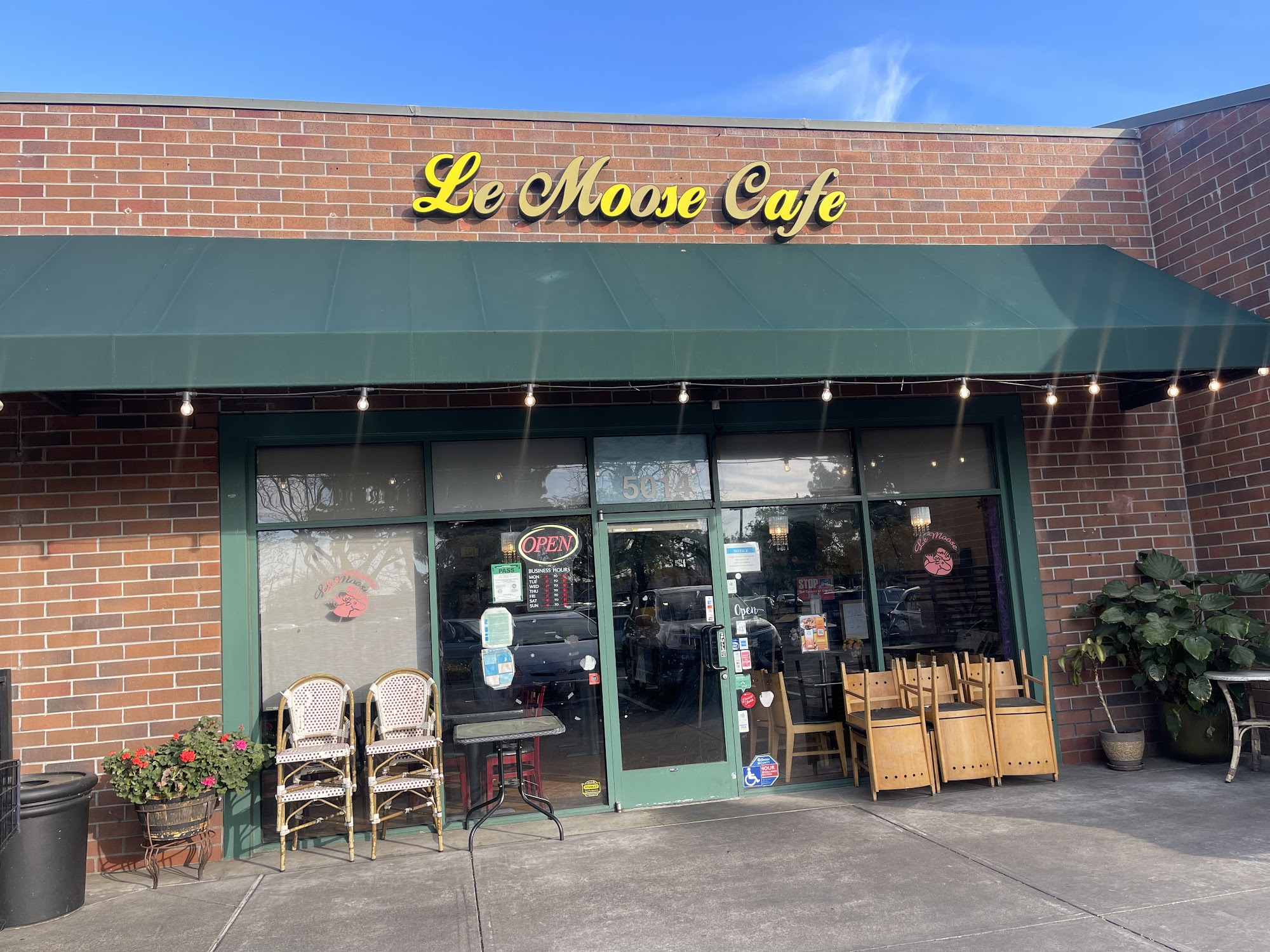 Le Moose Crepe Cafe & Thai Restaurant - Thai Food Fremont | Catering Fremont