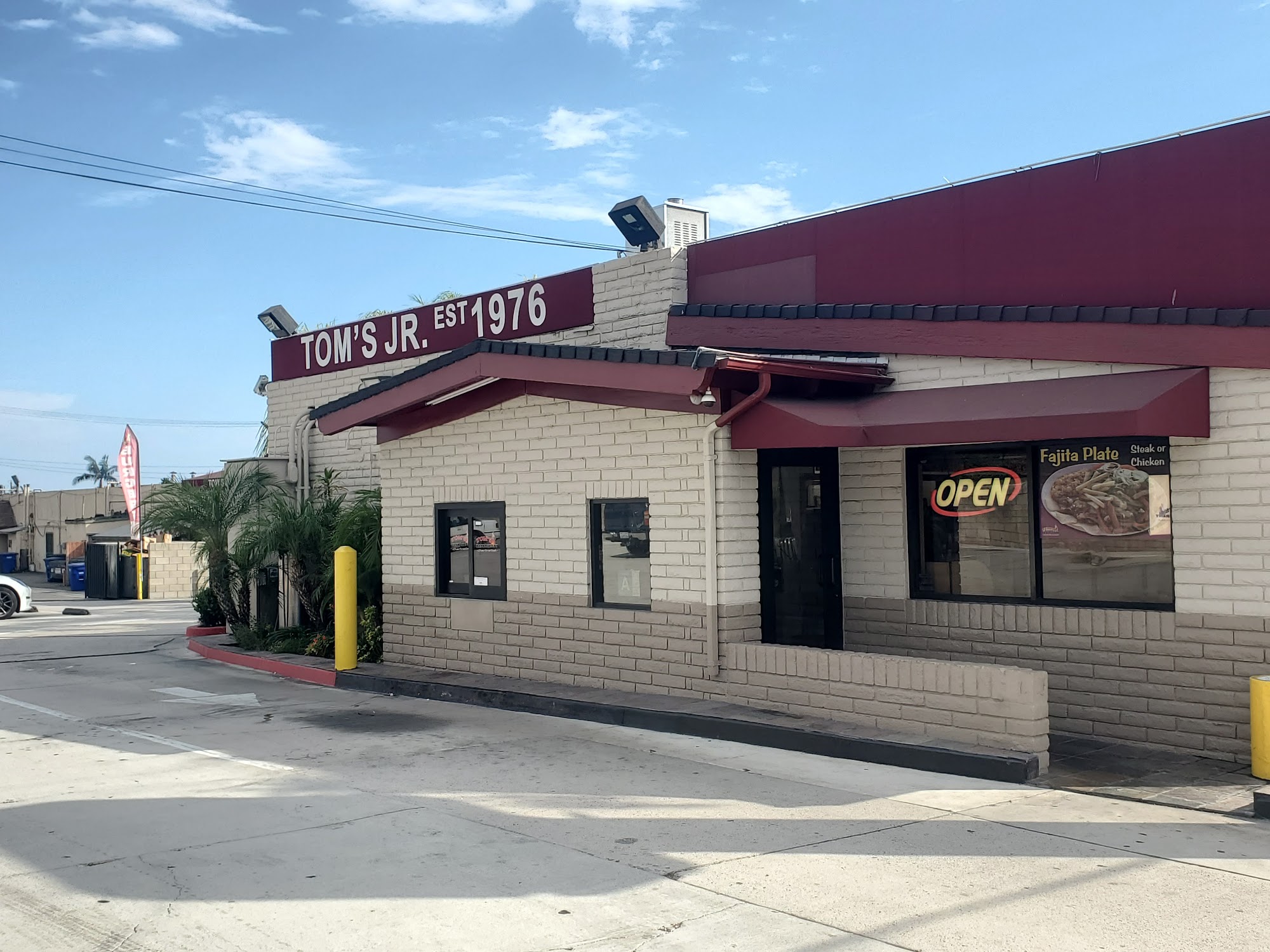 Tom's Jr. Burgers